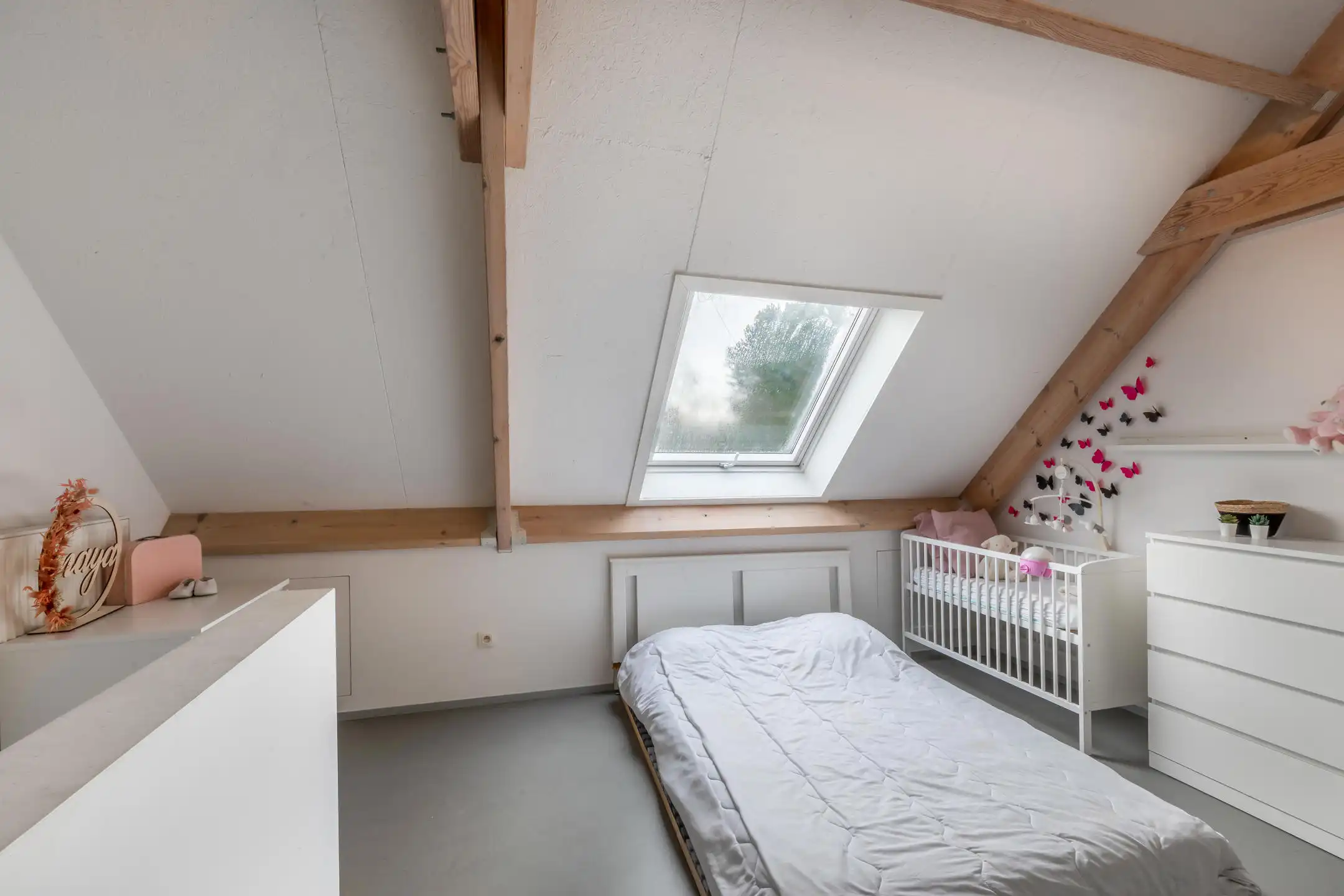 Modern gebouw met handelsgelijksvloers + duplex 1slpk app. foto 20