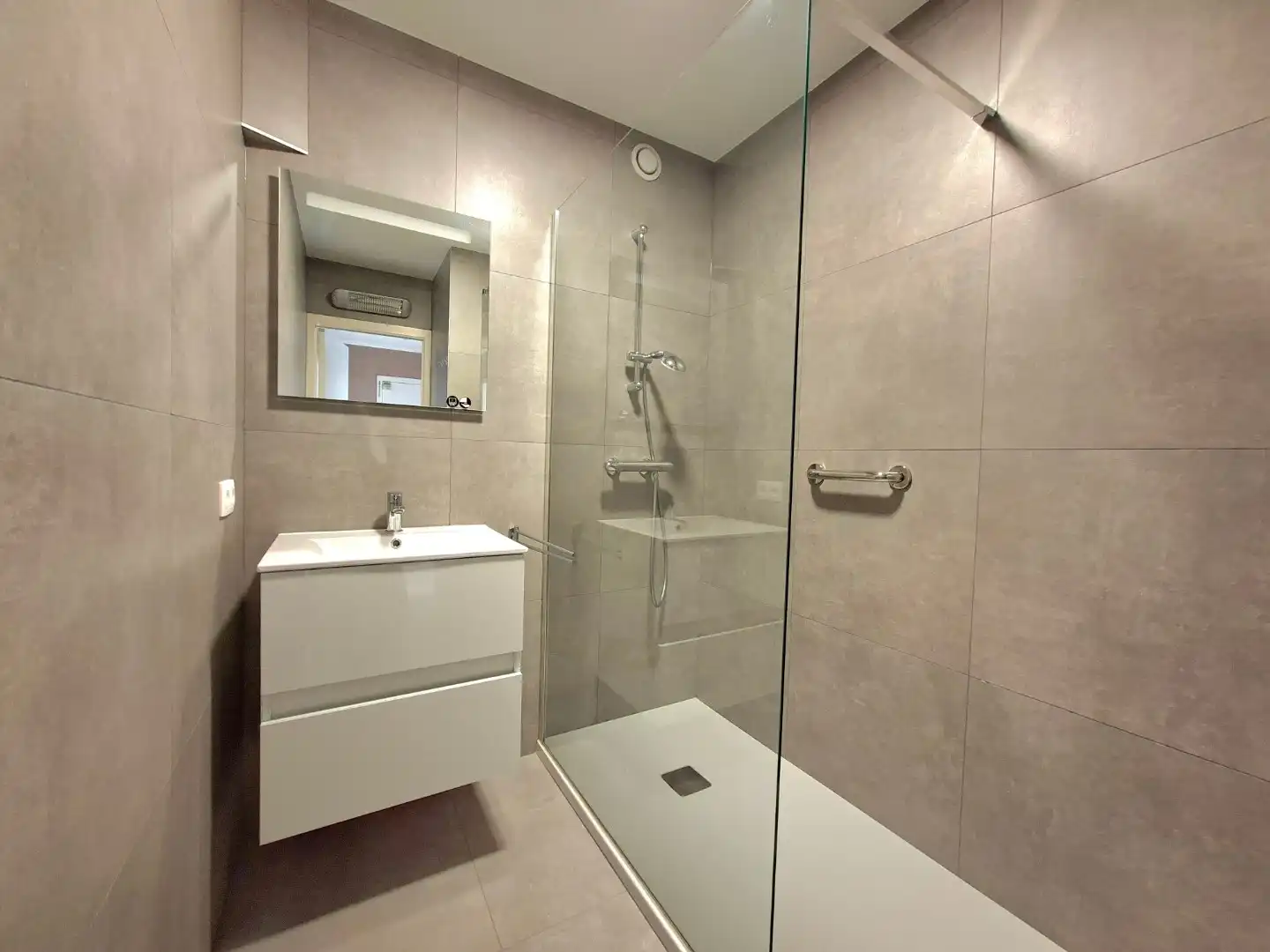Zeer gunstig gelegen appartement foto 4