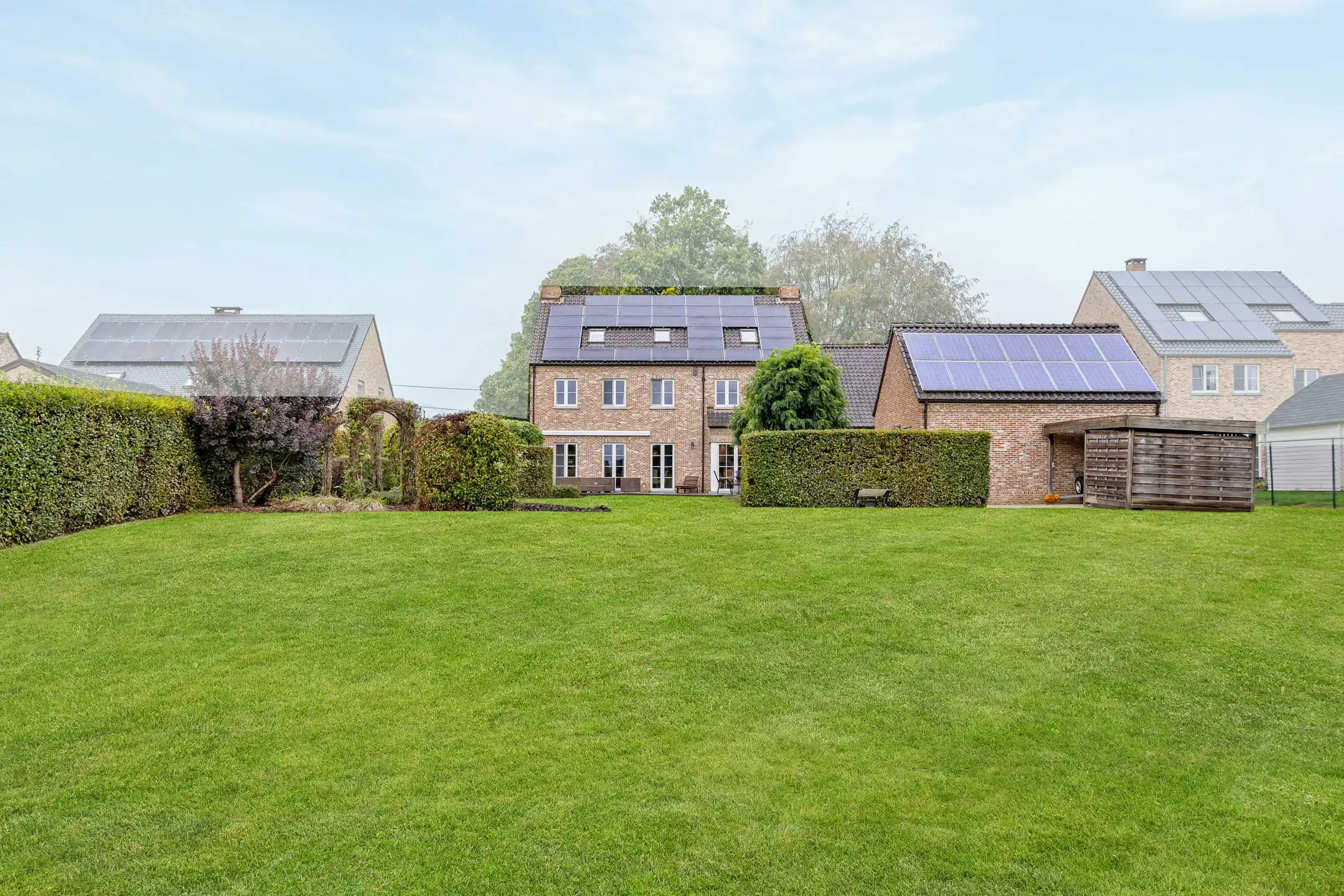 Exclusieve villa met zonnige tuin in Mal foto 44