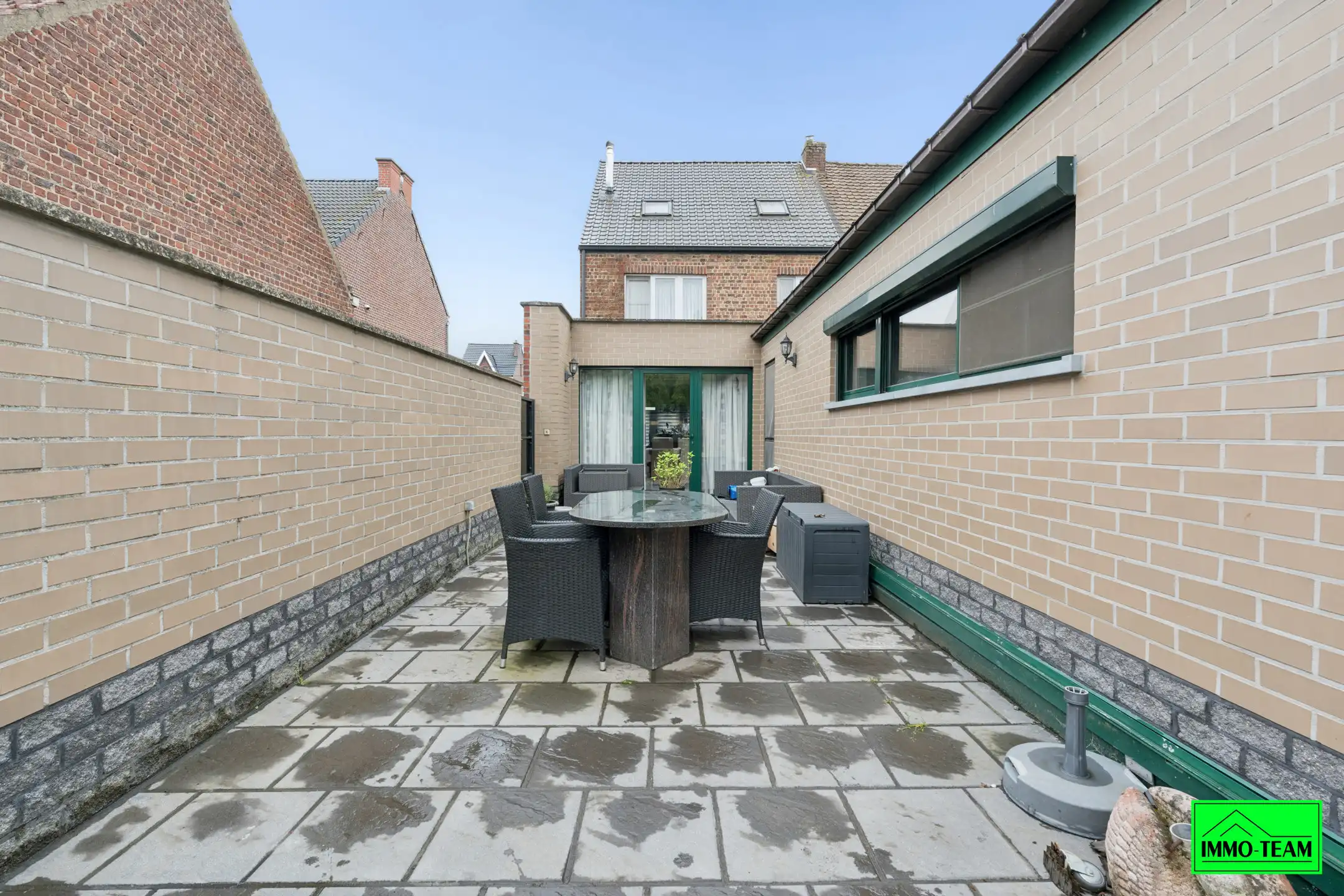  Volledig gerenoveerde en instapklare 2-gevelwoning  foto 25