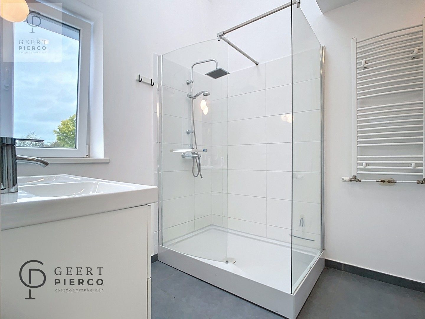 Gerenoveerde woning met leuke tuin. foto 12