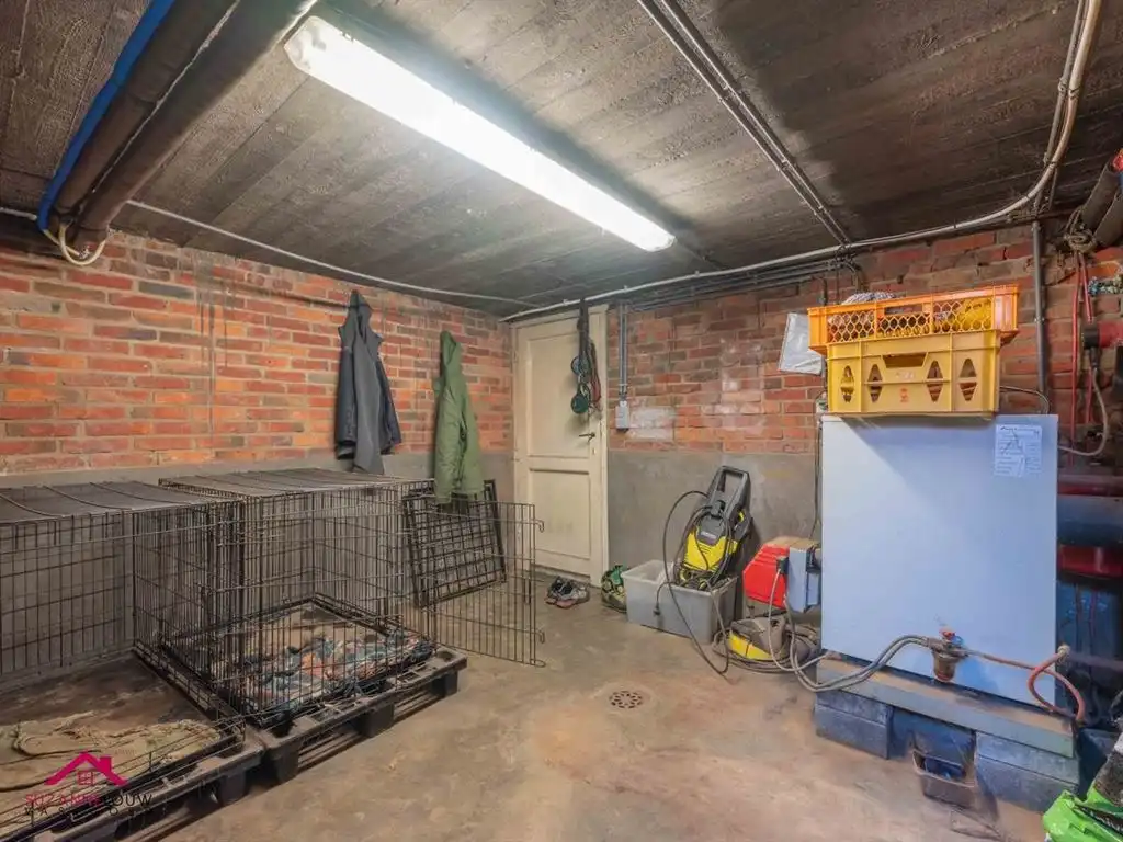 Op te frissen woning in gesloten bebouwing foto 26