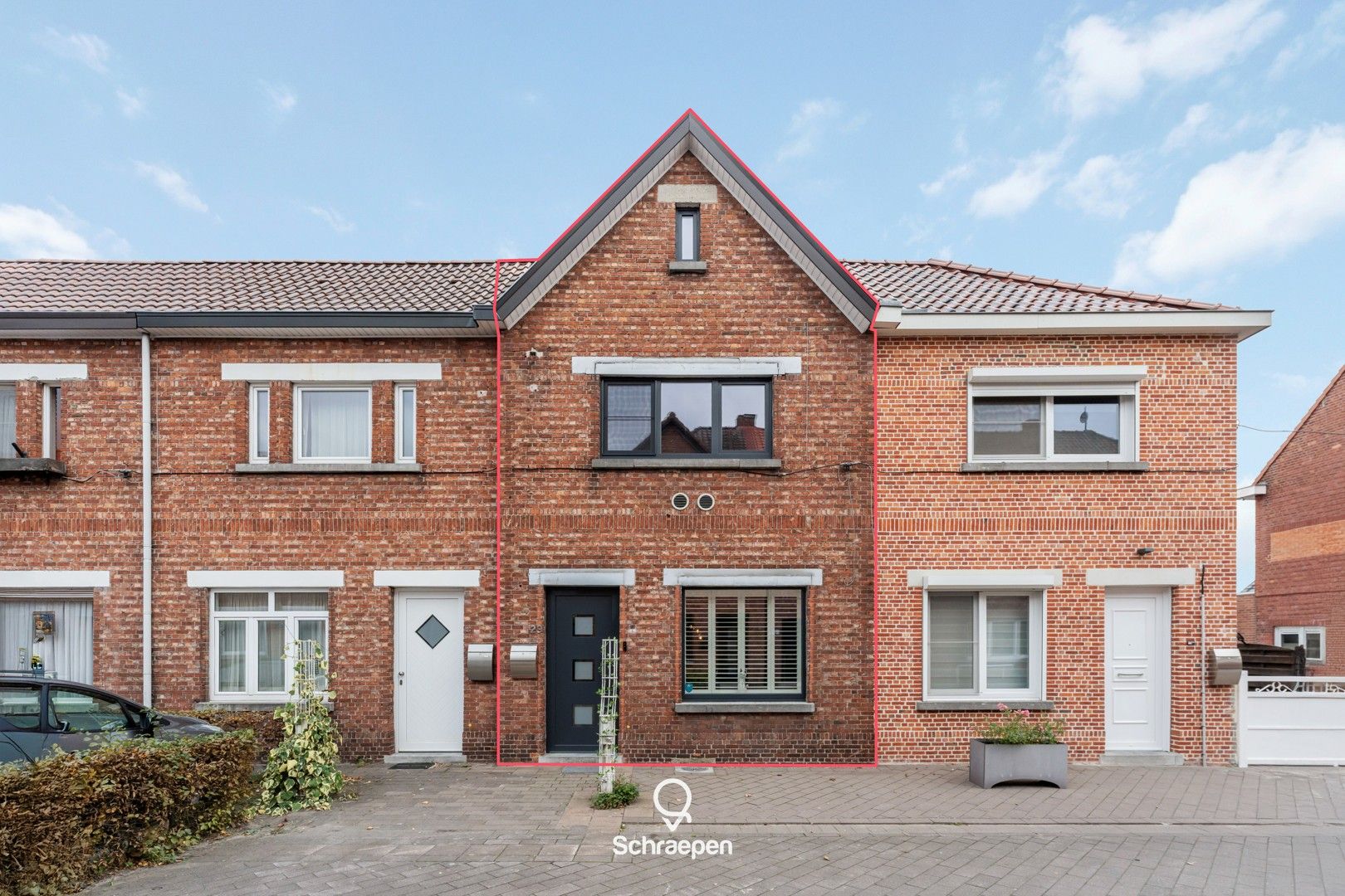 Charmante rijwoning met 2 slpks én stadstuintje nabij Genk-Centrum! foto 4
