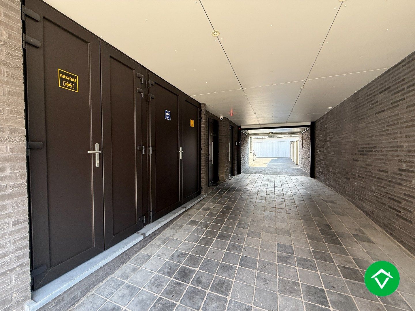Prachtig dakappartement met twee slaapkamers, garage en twee terrassen met fenomenaal uitzicht te Roeselare foto 19