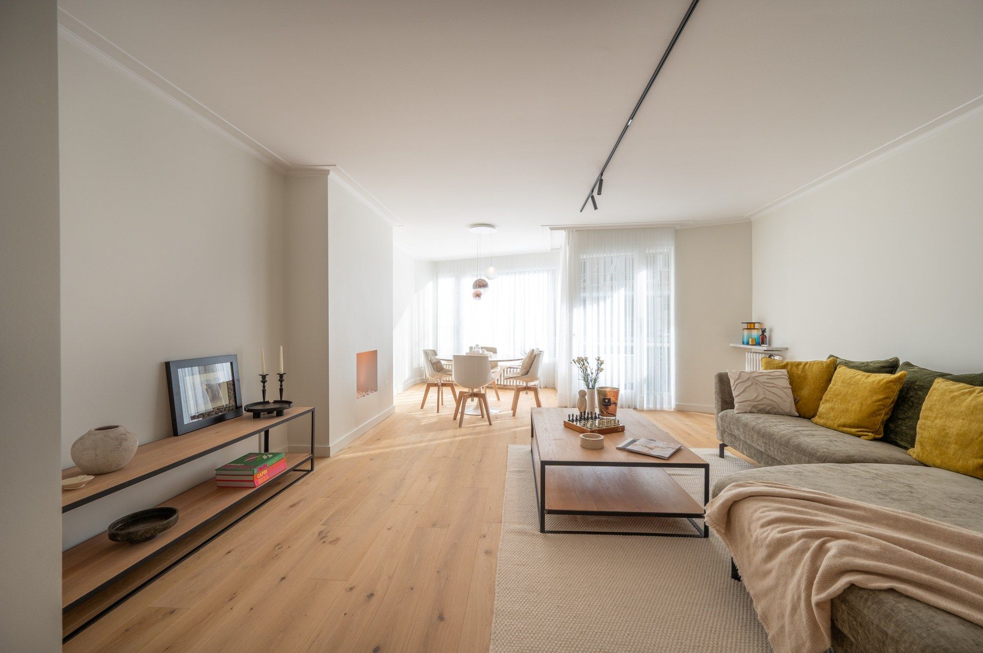 Stijlvol en volledig gerenoveerd appartement op wandelafstand van zee en het commerciële centrum. foto 11