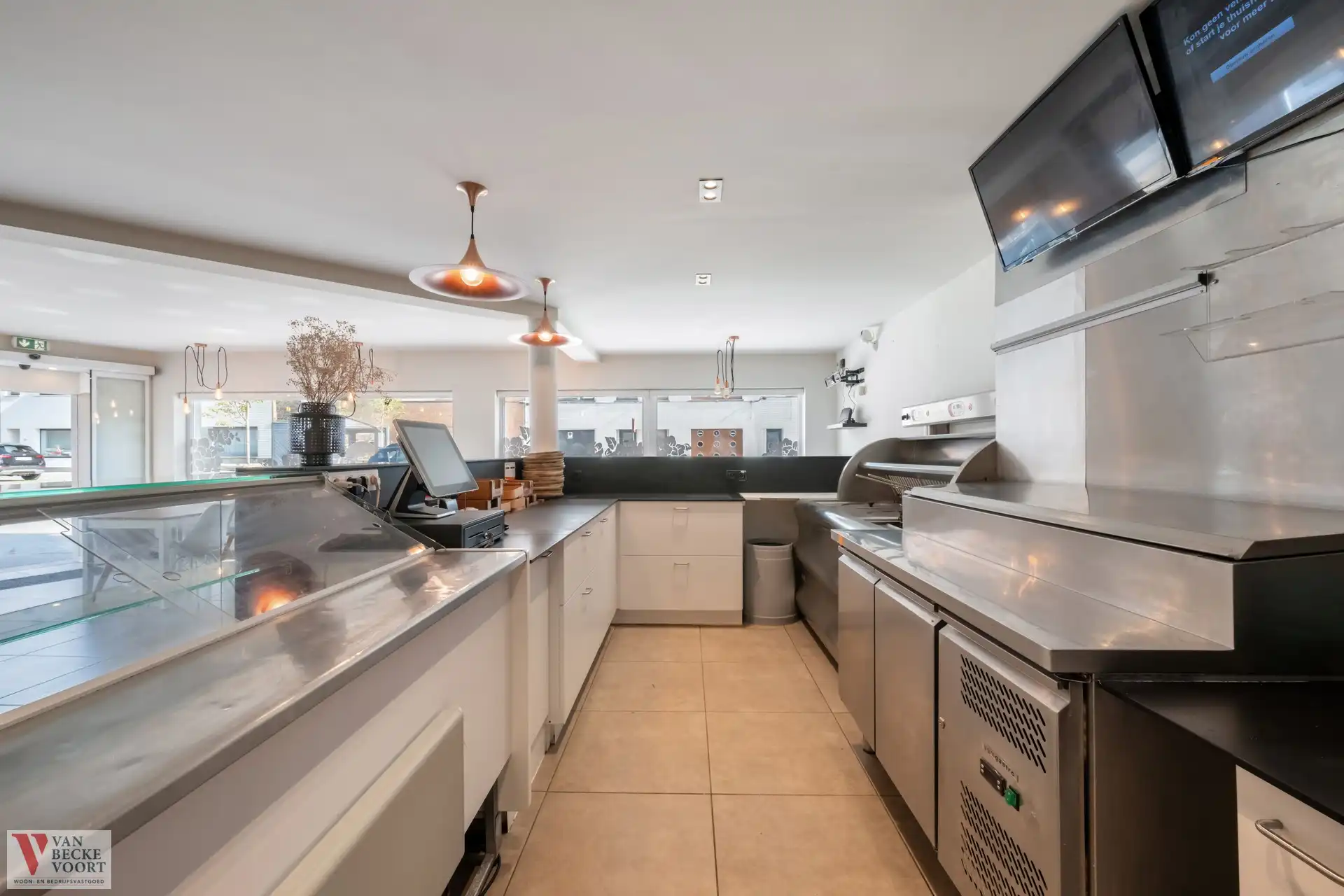 Handelspand op hoekligging met garage foto 5