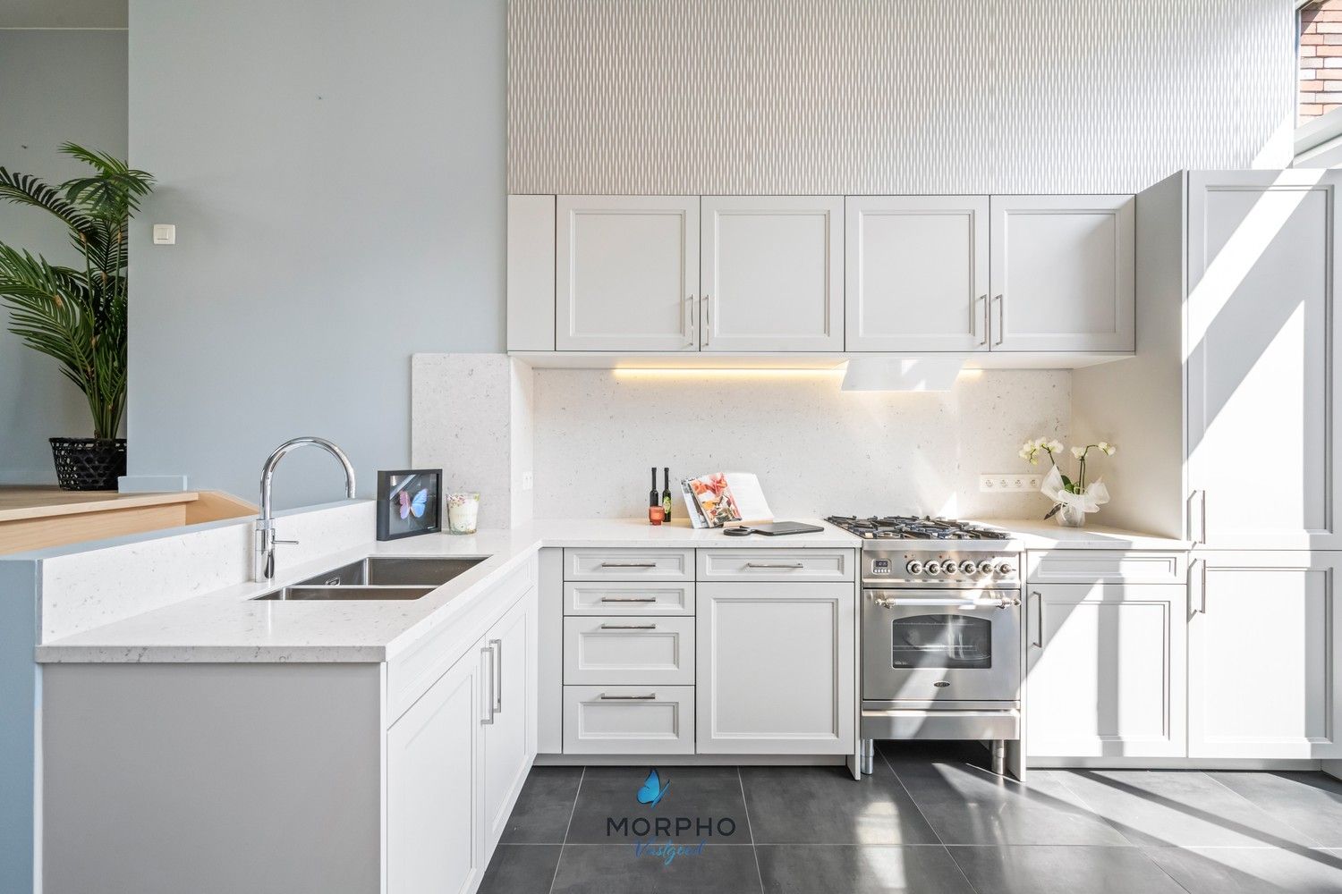 High-end triplexappartement in hartje Brugge – Licht, luxe en leefcomfort in residentie Augustijnenhof foto 3