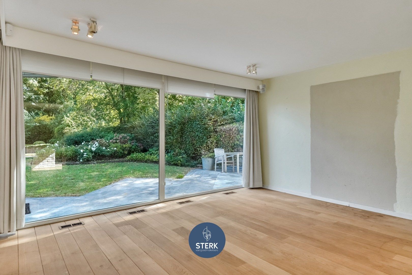 VERRASSEND RUIME GEZINSWONING MET EEN PRACHTIGE TUIN TE BOORSEM !  foto 9