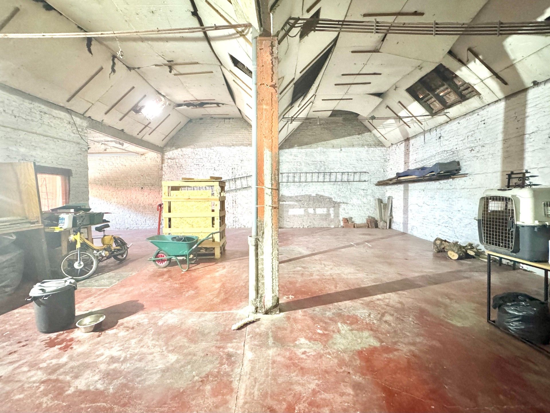 WONING MET MAGAZIJN OP 562 M² foto 8