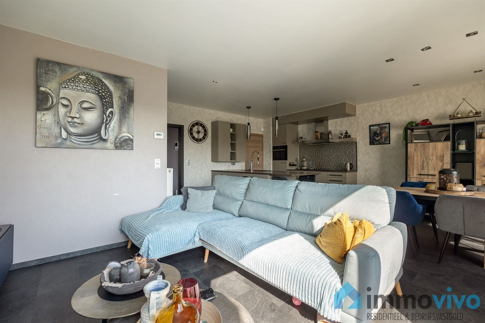 Instapklaar 2-slaapkamer appartement met terras en staanplaats. foto 8