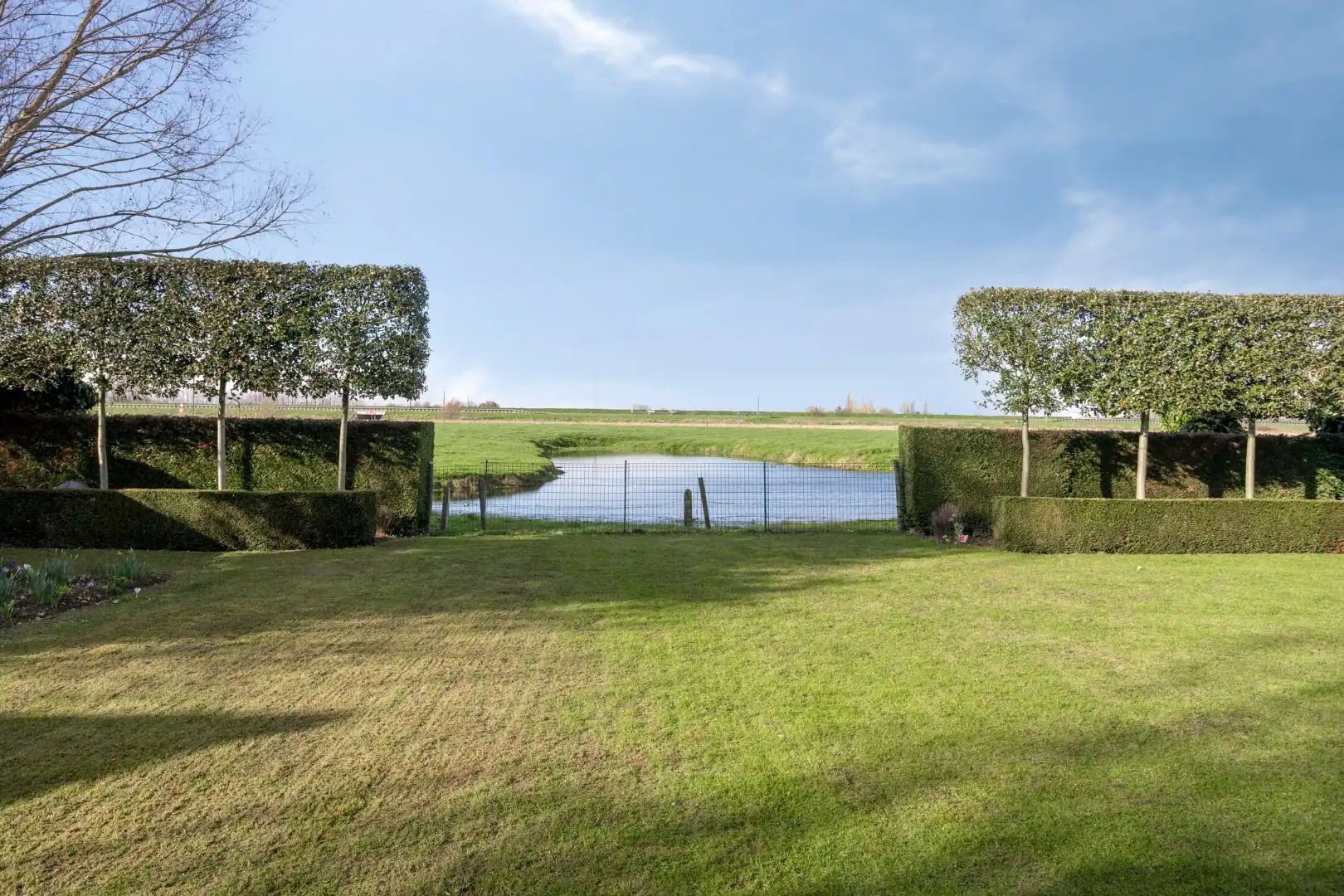 Gelijkvloerse architectenwoning met uitzonderlijke lichtinval op 742 m² foto 22