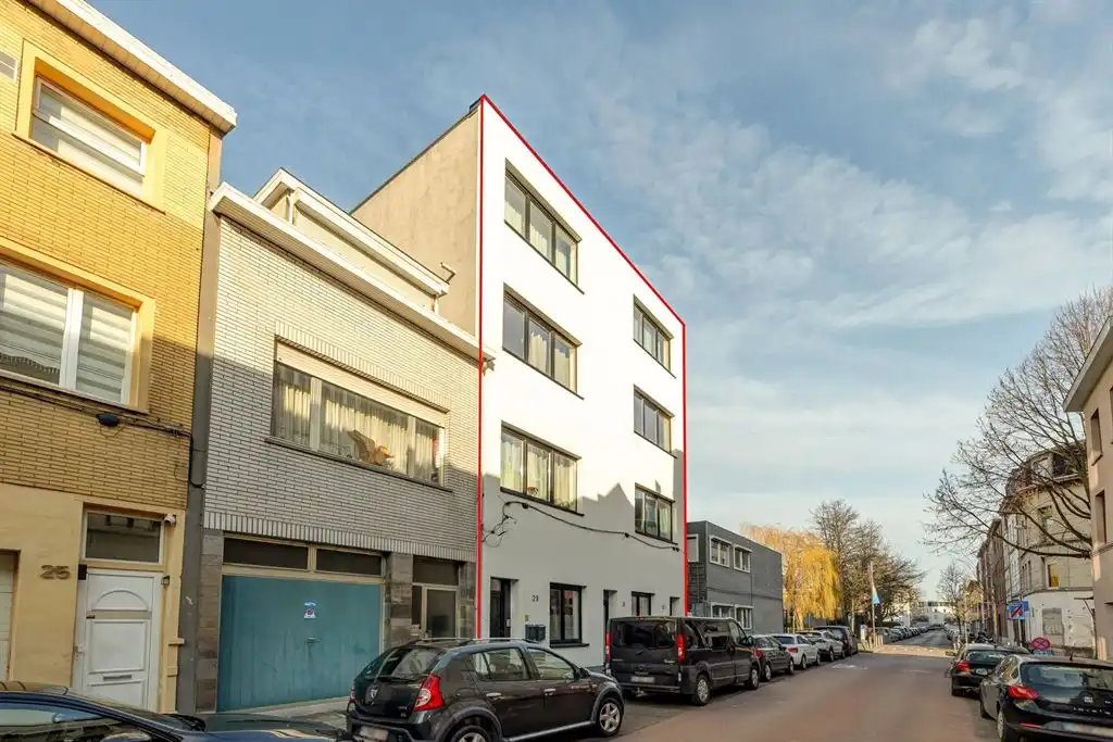 Gerenoveerd gelijkvloers appartement met stadstuin foto 15