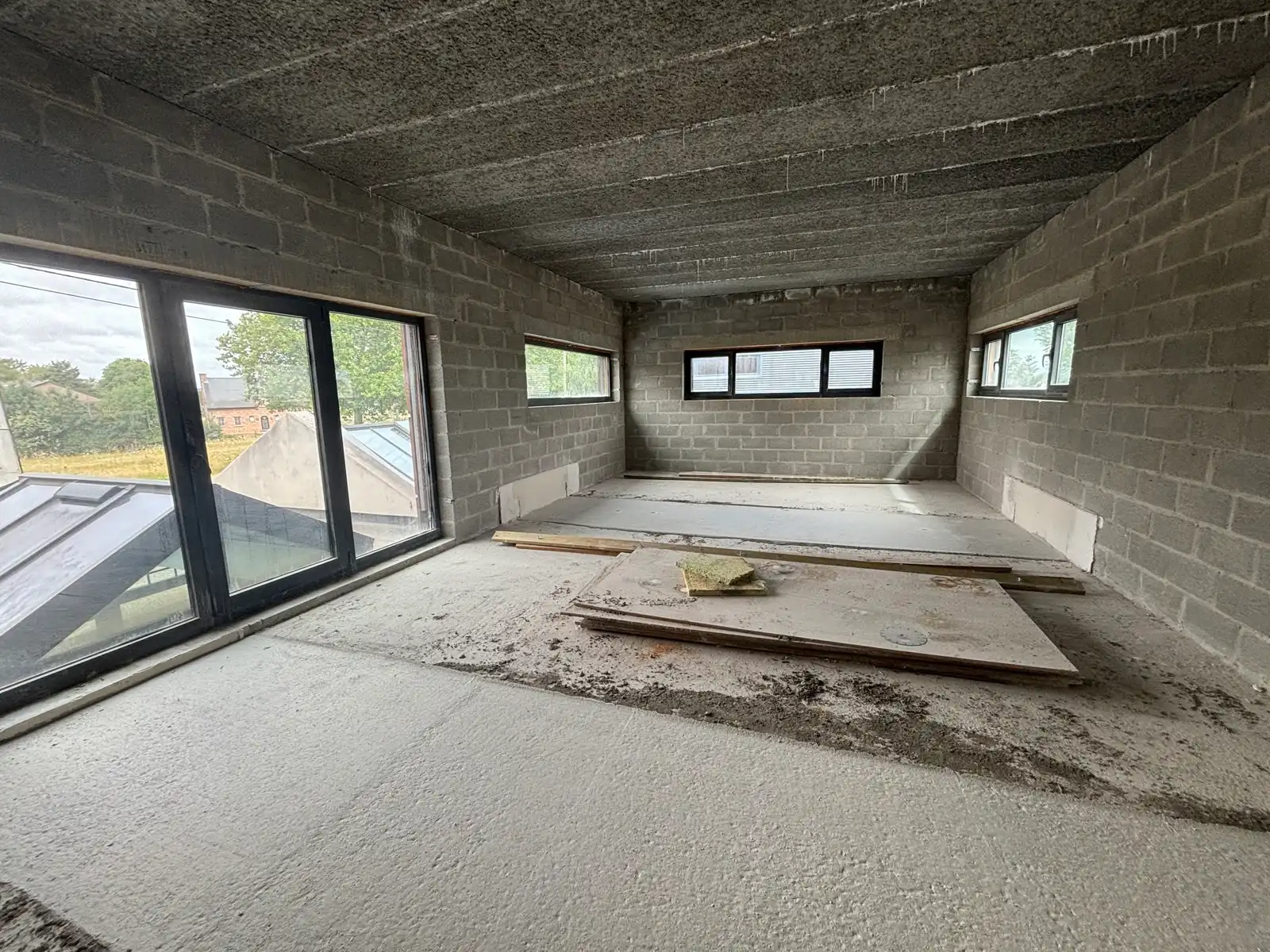Baanwinkel 300 m² te huur Hannuit zichtlocatie foto 8