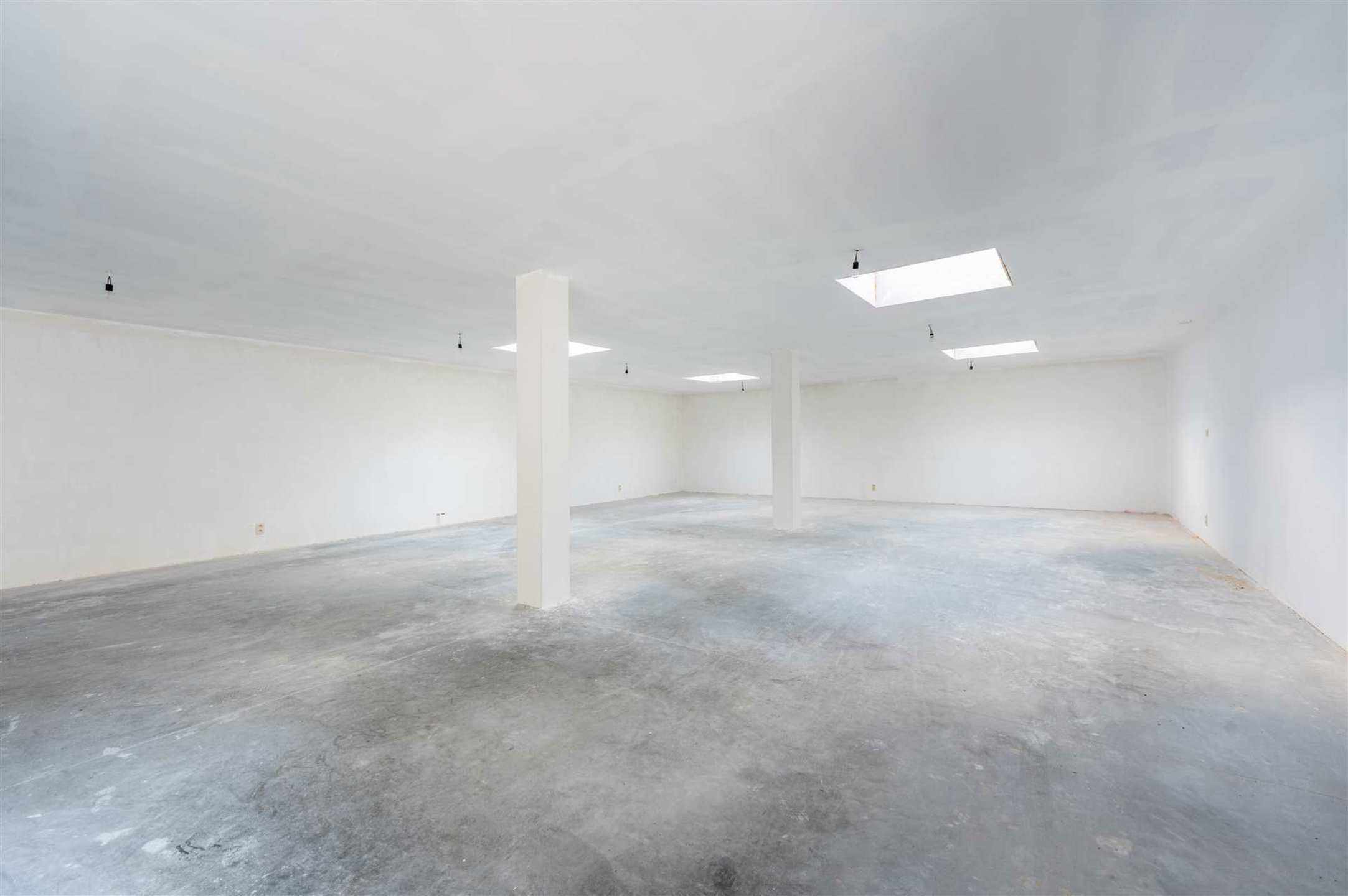 Ruime commerciële ruimte op toplocatie in Mol foto 7