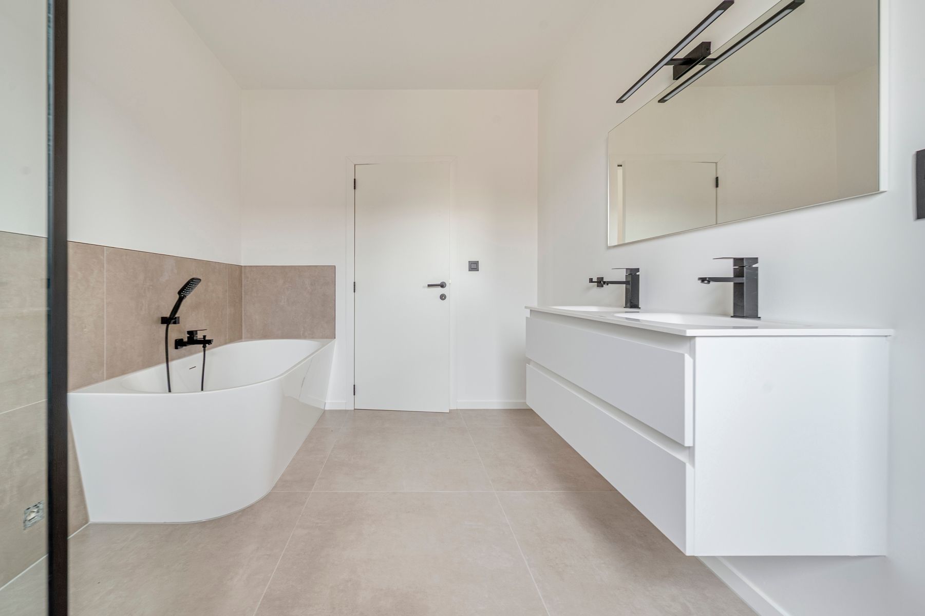 Ruime nieuwbouwwoning 6% BTW foto 14