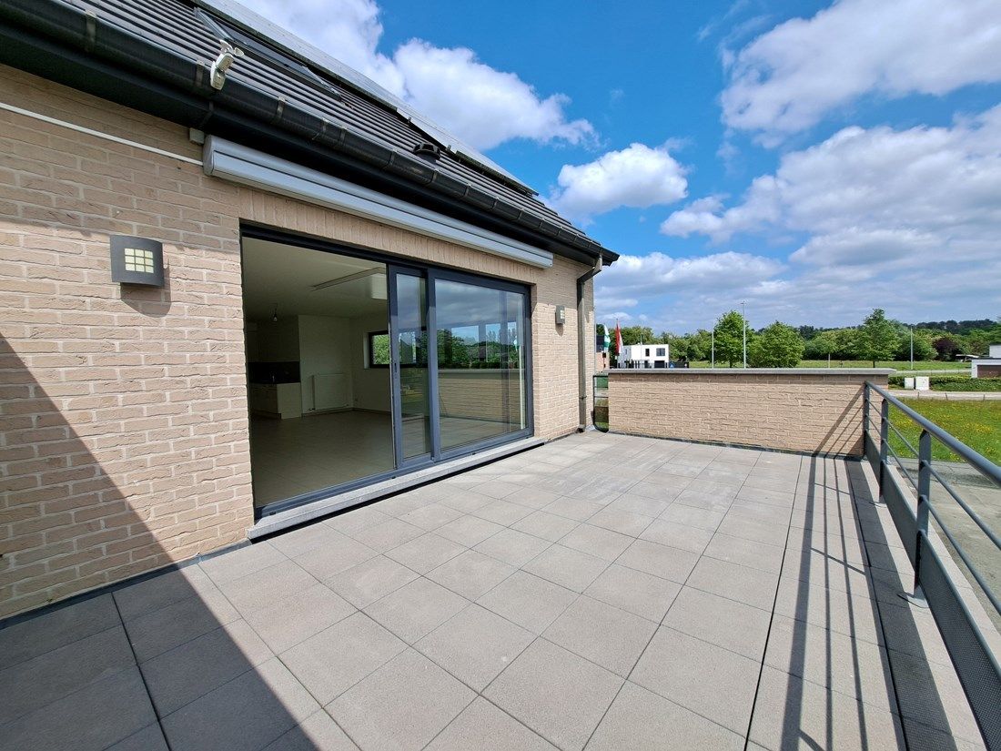 Stijlvol duplex appartement te Kermt foto 22