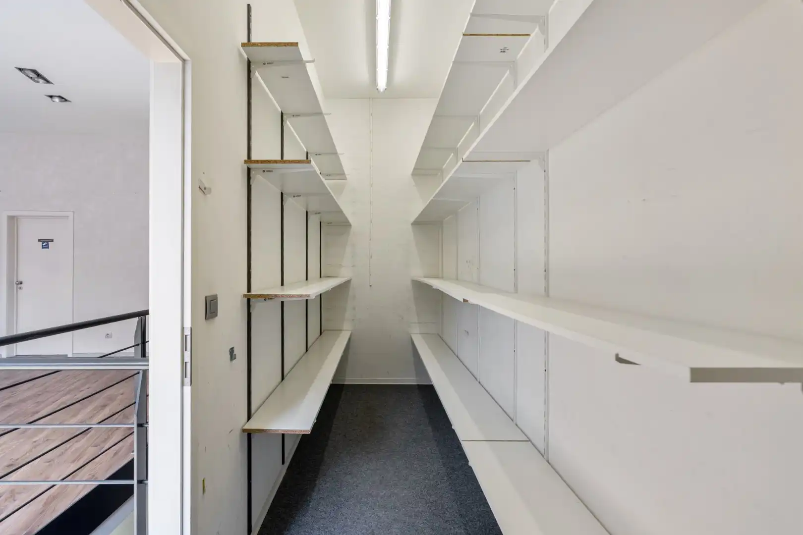 Handelspand, 150m², met 1-slaapkamerappartement op topligging in het centrum  foto 11