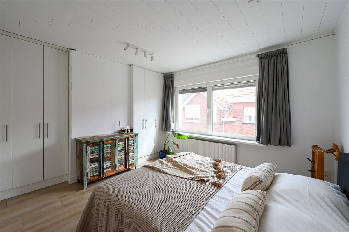 Supergezellige gerenoveerde woning met zij-ingang foto 16