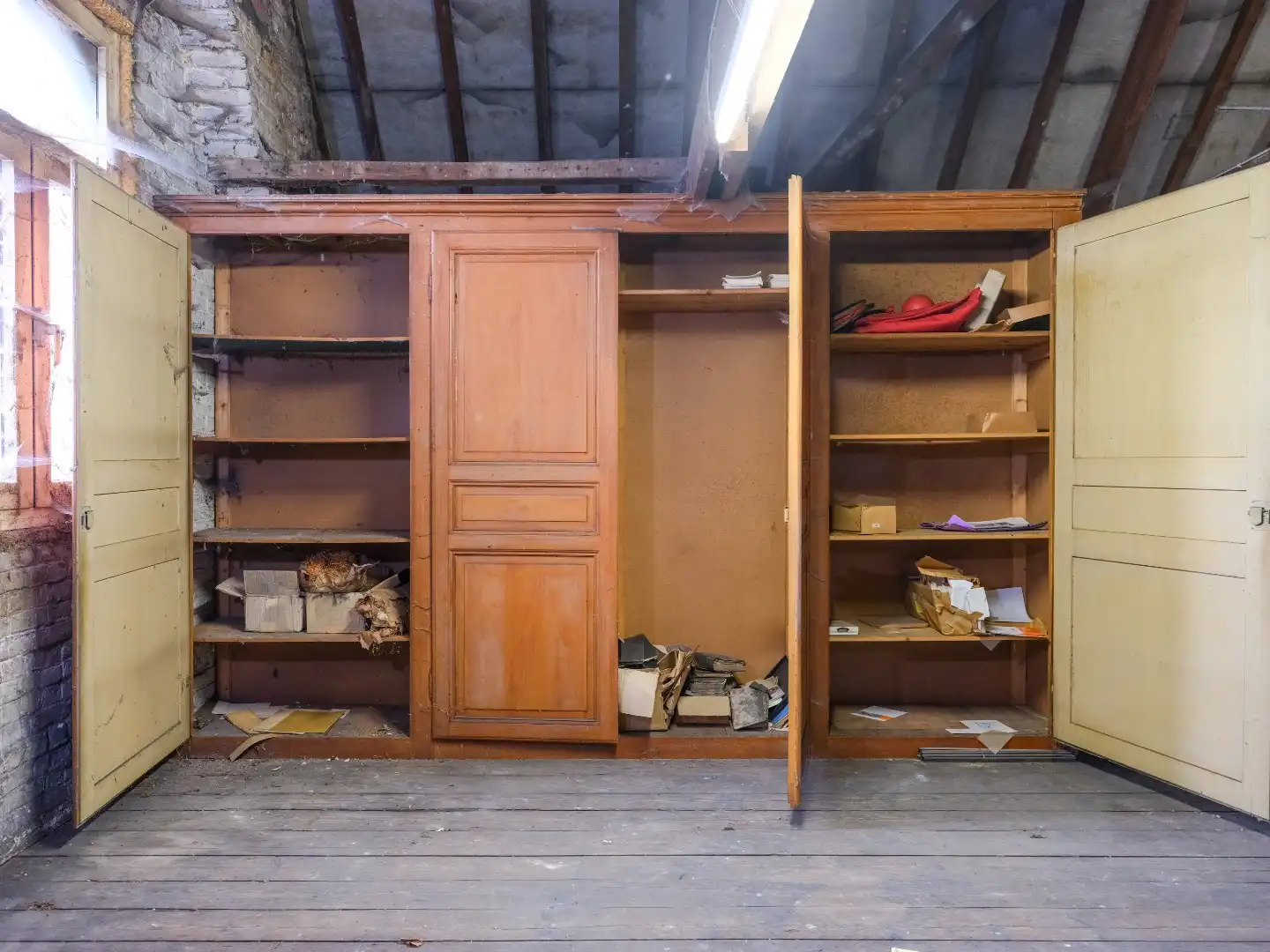 Ruime pastorie met 4 slaapkamers, tuin en garage te Emelgem foto 44