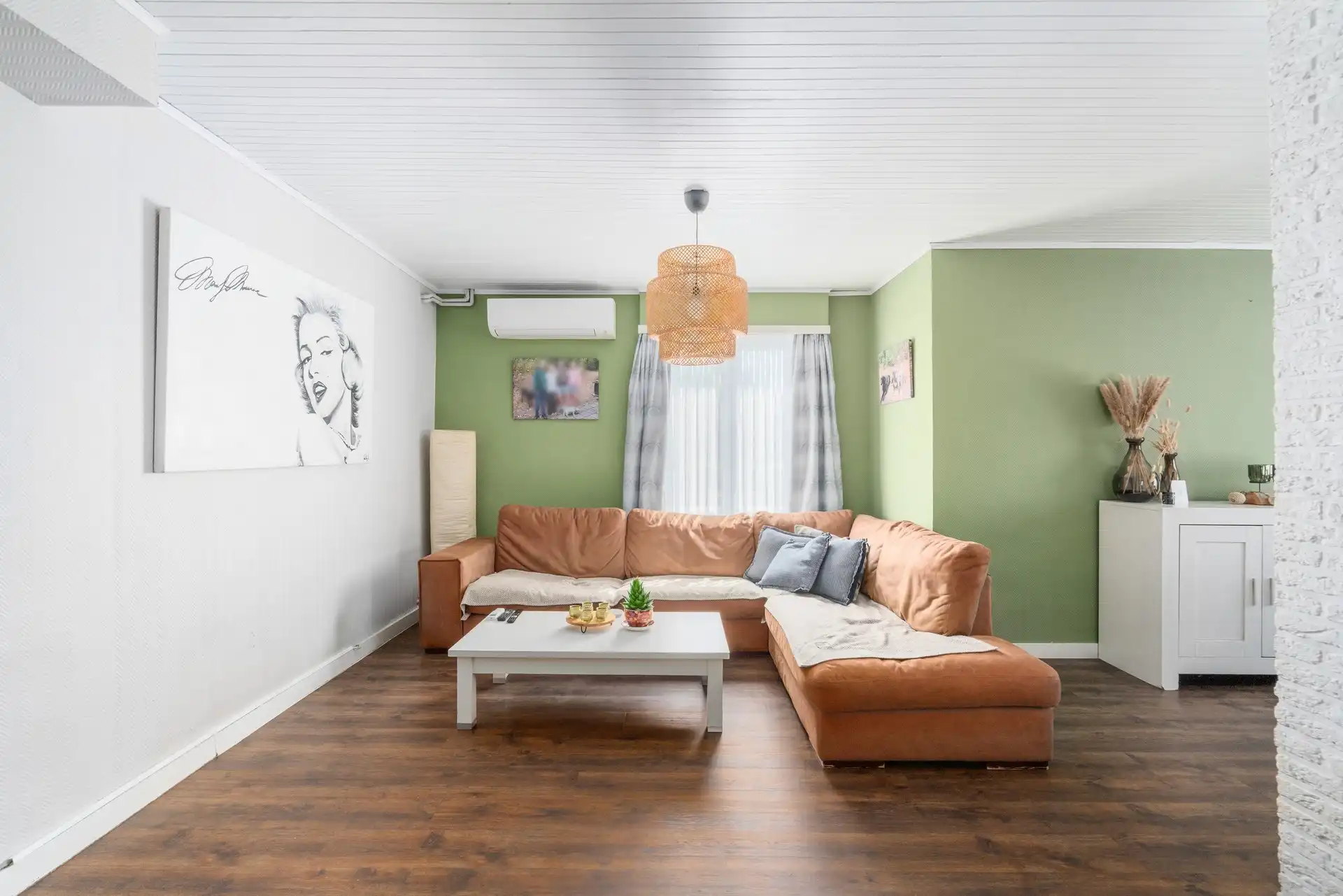 Charmante Half open bebouwing met 2 slaapkamers en prachtige tuin.  foto 3