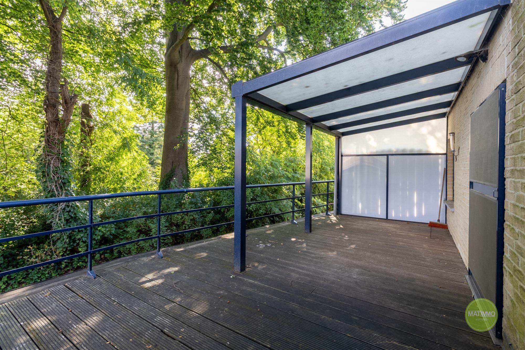 Instapklaar appartement met ruim overdekt terras in Balen foto {{pictureIndex}}