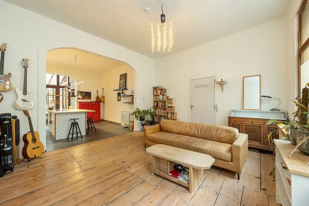 Karaktervol appartement met stadskoer foto 3