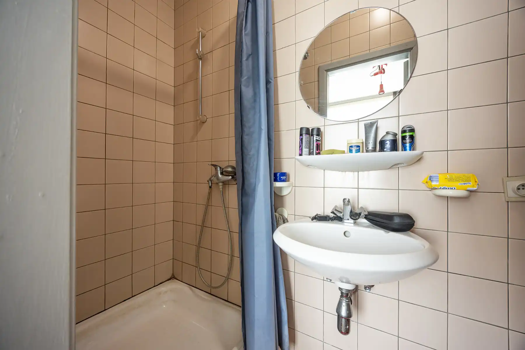 Een woning op een perceel van 944 m² in het centrum van Hoogstraten. foto 8