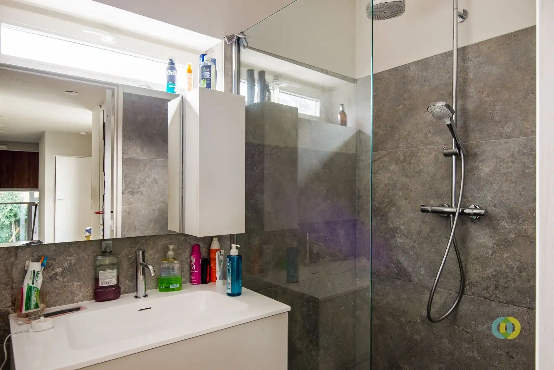 Ruime villa met praktijkmogelijkheden en zicht op groen foto 15