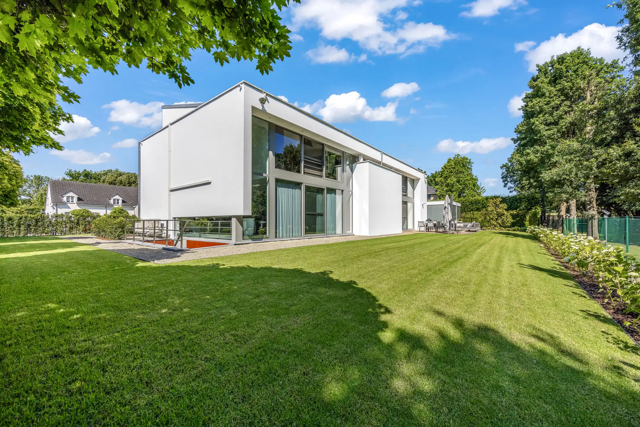 Hoogstaande villa met binnenzwembad te Lanaken foto 38