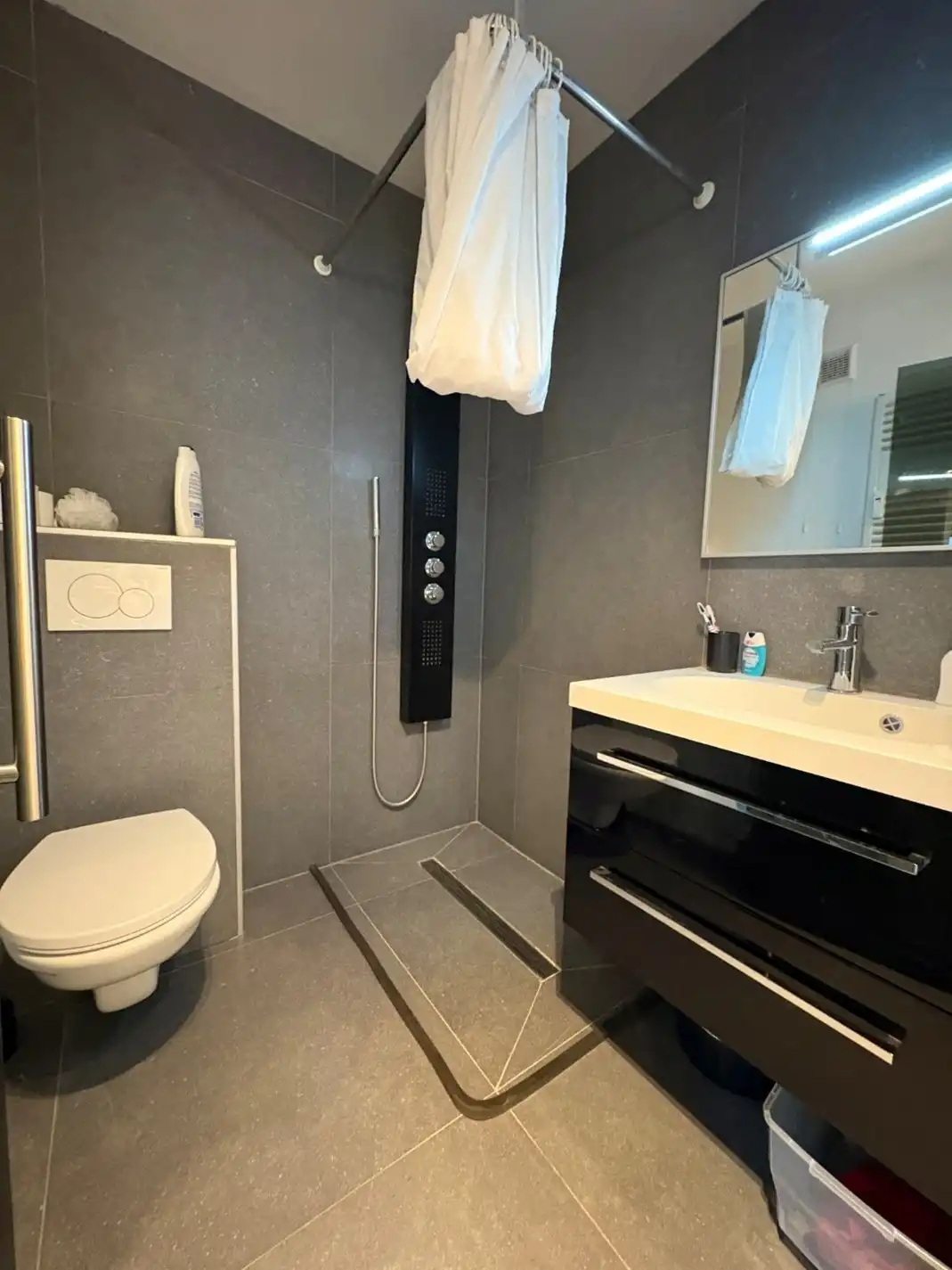 Te koop: gerenoveerde studio met frontaal zeezicht – ideaal als investering* foto 8