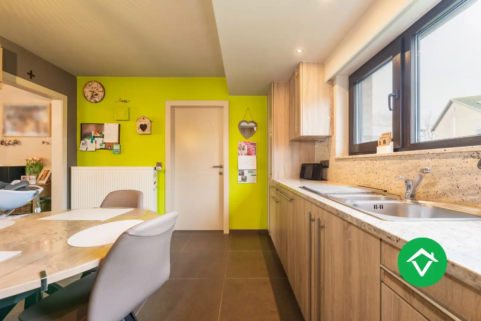 Instapklare woning met 3 slaapkamers en garage te Koekelare foto 9