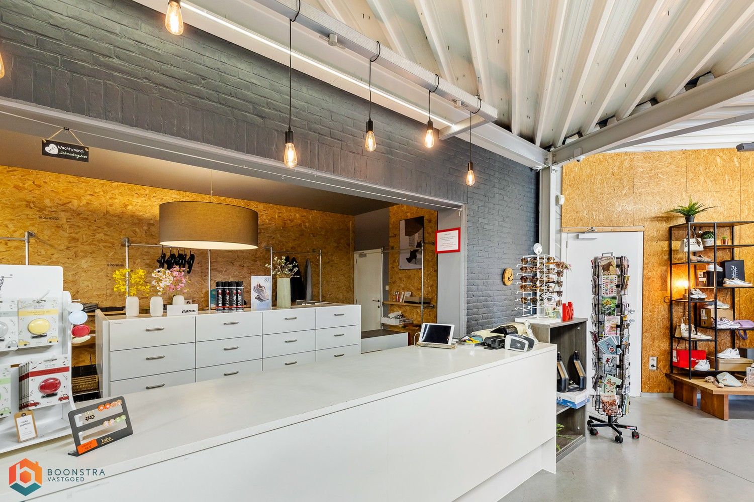Handelspand op toplocatie met grote visibiliteit en veelzijdige mogelijkheden (1030m2) foto 13