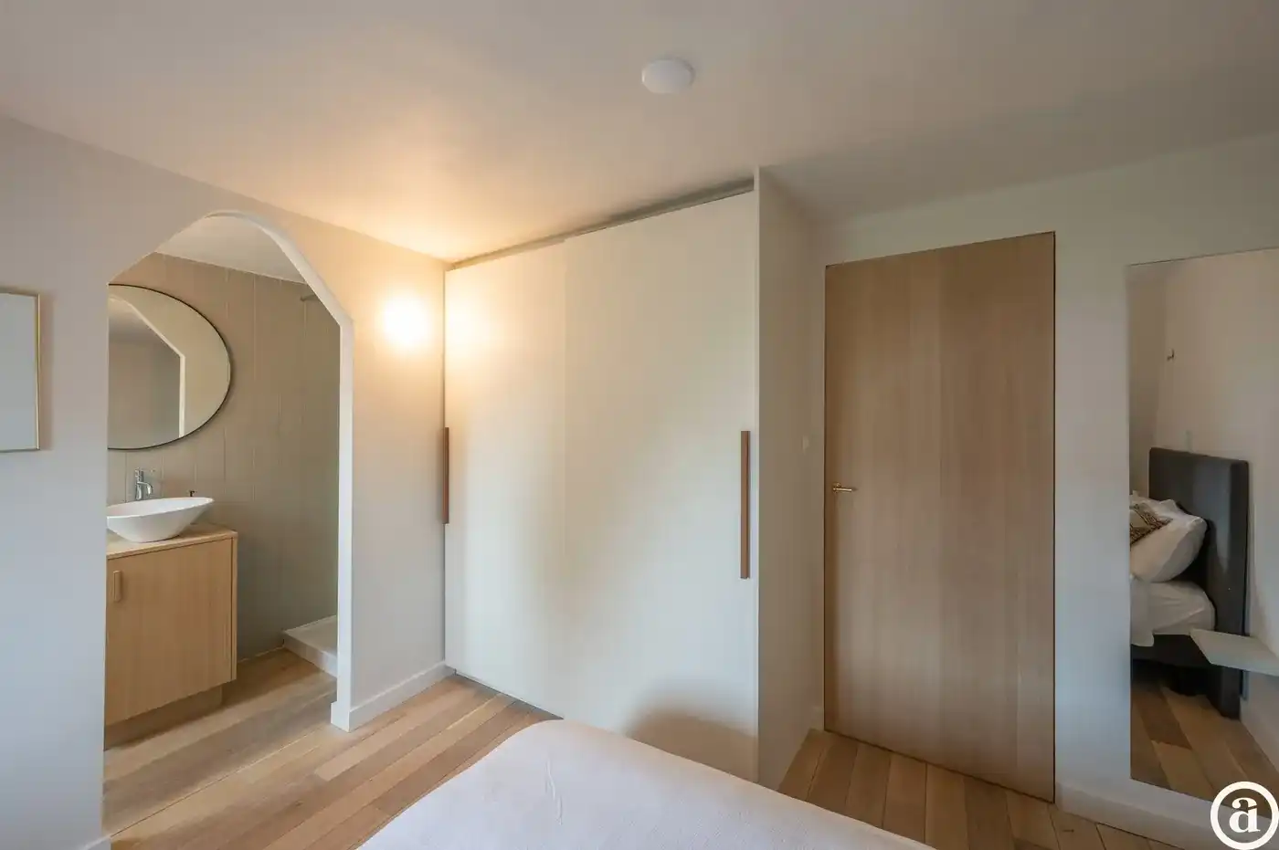 Charmante woning vlakbij Dominicanenkerkje in hartje Zoute. foto 24