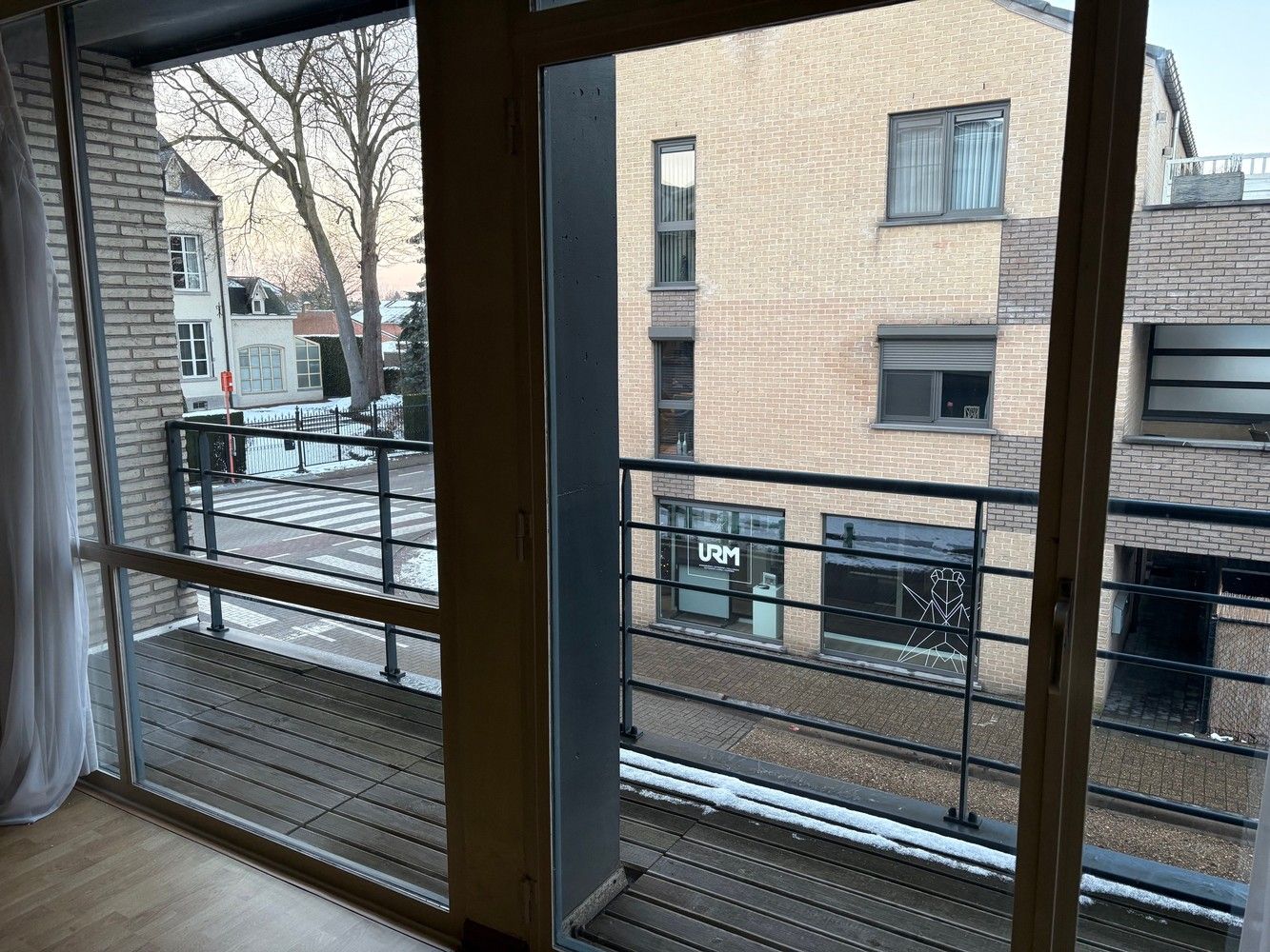 2 ruime goed gelegen te renoveren appartementen foto 11