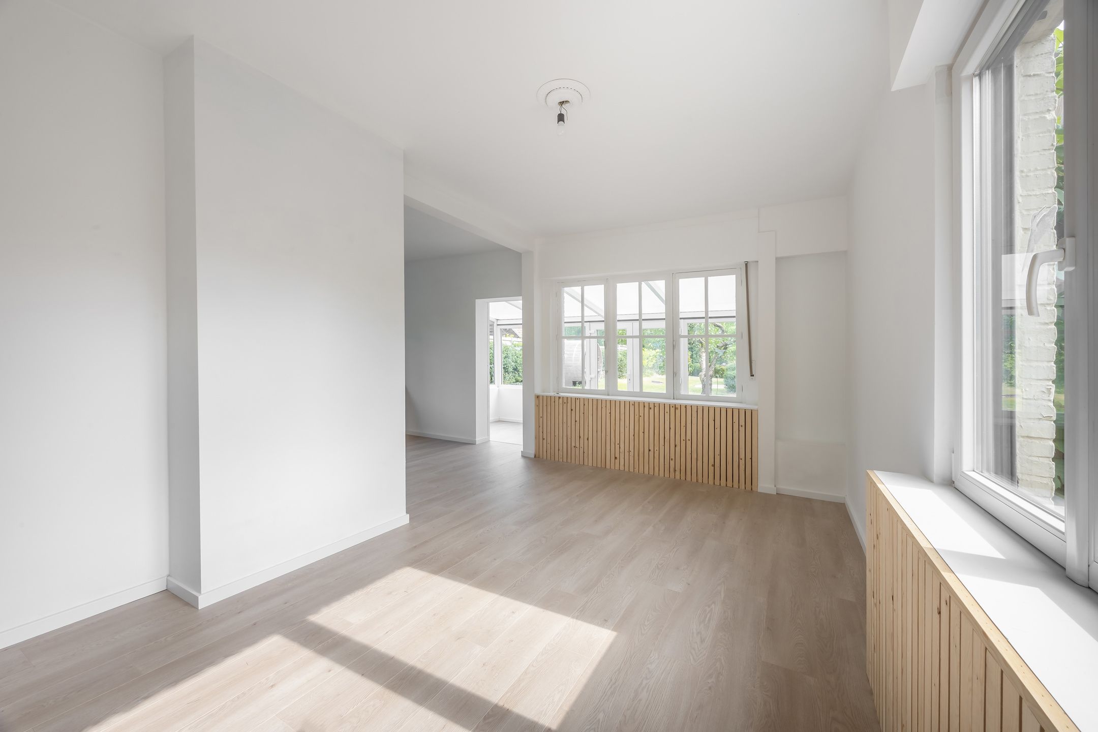Karaktervolle woning met zwembad op toplocatie in Wijnegem foto 8