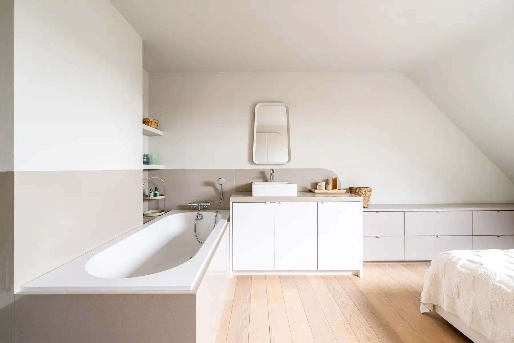 Gemeubeld instapklaar duplexappartement gelegen Lippenslaan foto 19