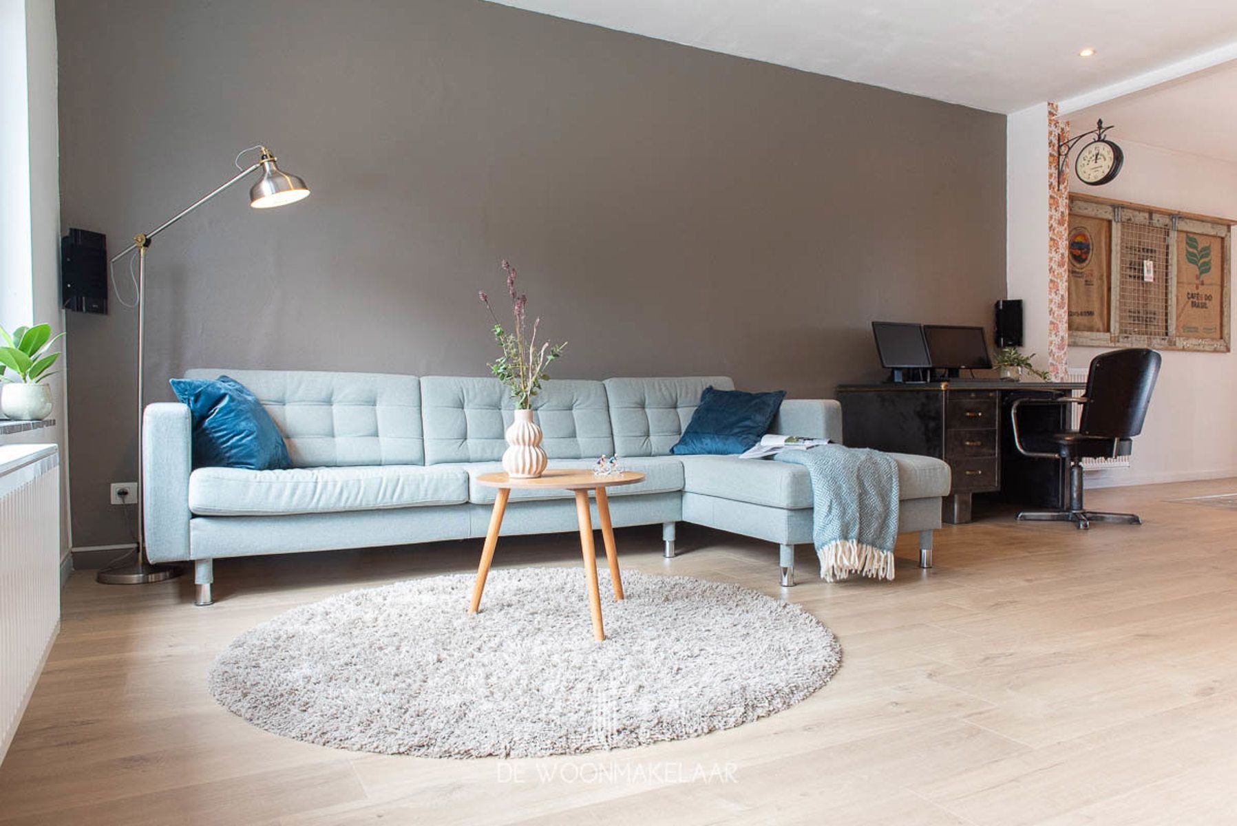 Ruime bel-etage woning met 4 SLK, garage en atelier foto 1