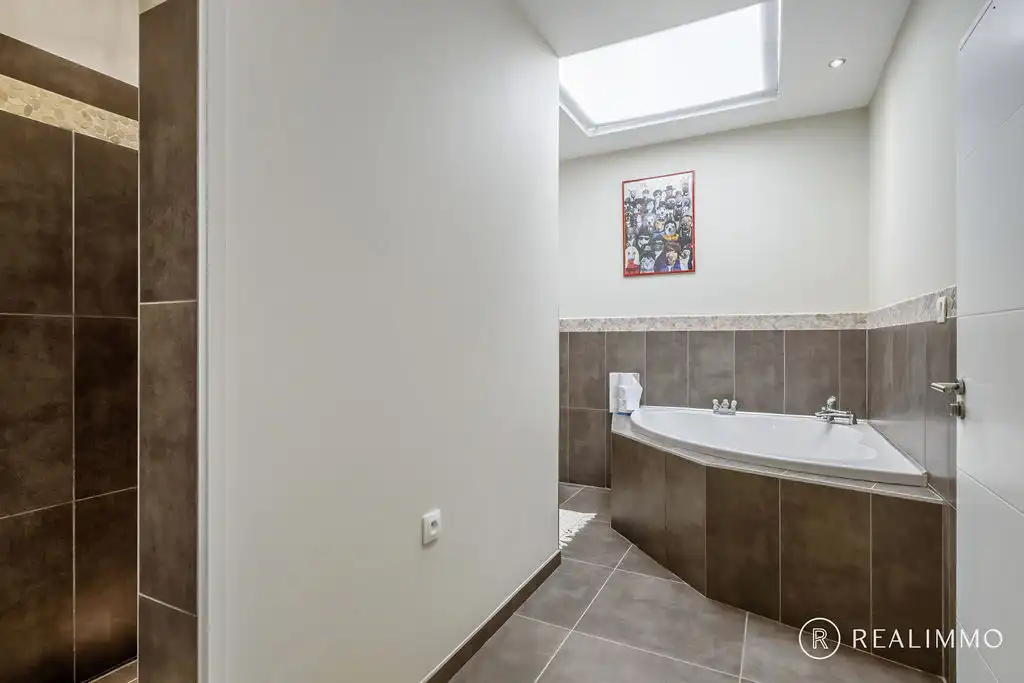 Luxueuze penthouse van 160 m² met 3 slaapkamers en parkting te Dottenijs! foto 12