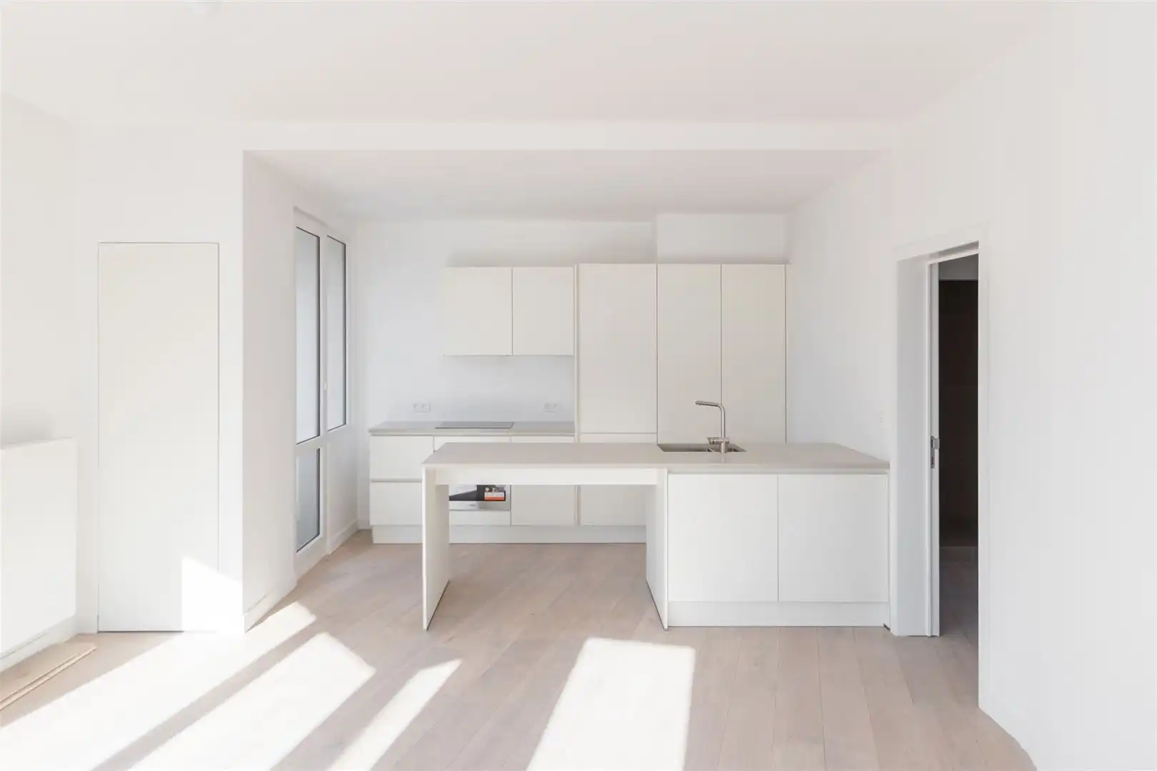 Leuk en lichtrijk hoekappartement foto 3
