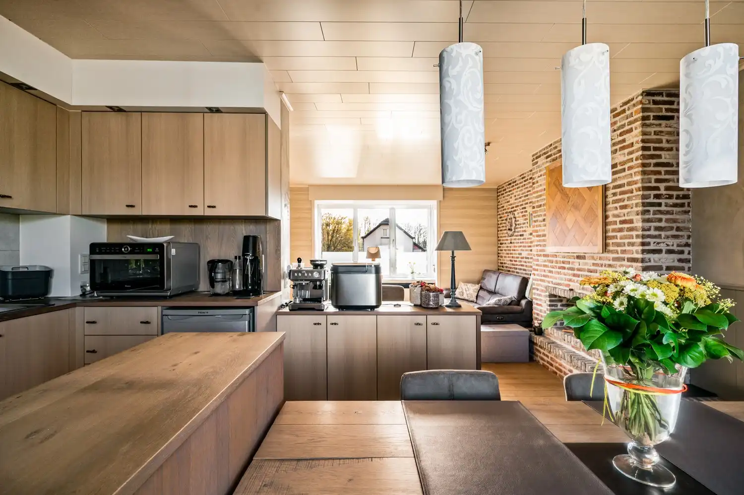 Woning met 2 slpkrs en bijgebouw met veel potentieel foto 4