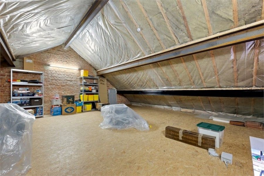 VERRASSEND RUIME GEZINSWONING MET GARAGE IN HEERS foto 29