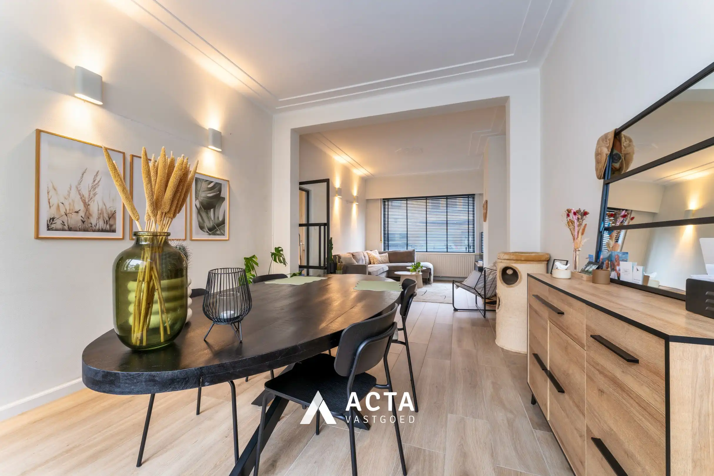 Instapklare Modernistische stadswoning met tuin foto 6