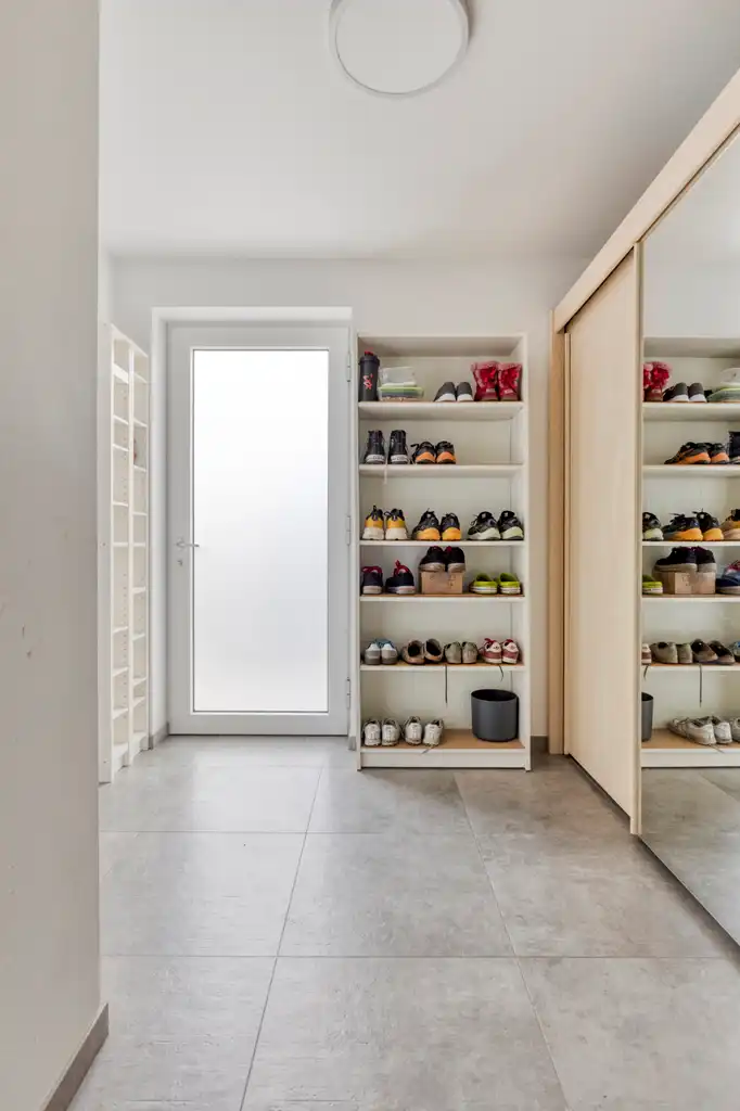 Instapklare halfopen bebouwing met 2 slaapkamers en tuin foto 11