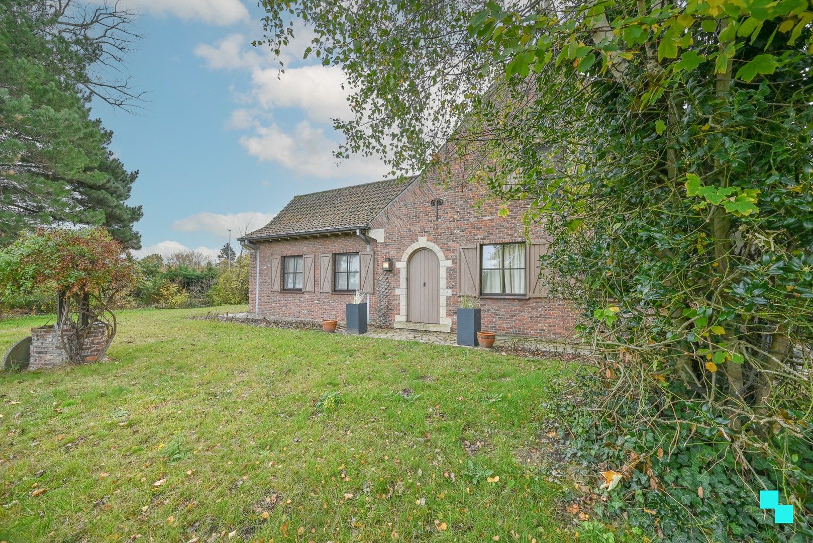 Hoofdfoto van de publicatie: Gezellige fermette met vlot bereikbare ligging te Izegem