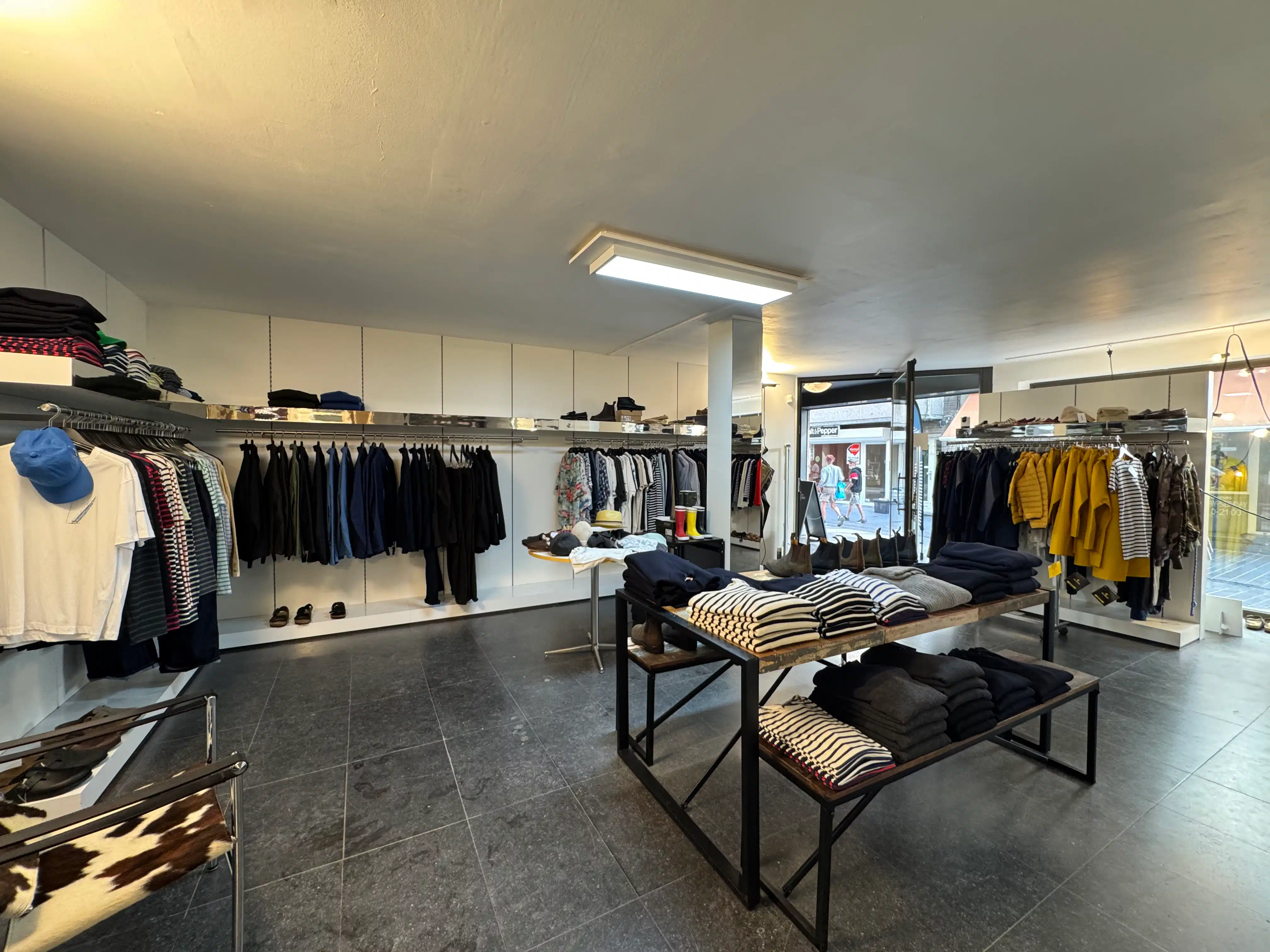 Handelsgelijkvloers 100m² + stockage 84m² foto 3