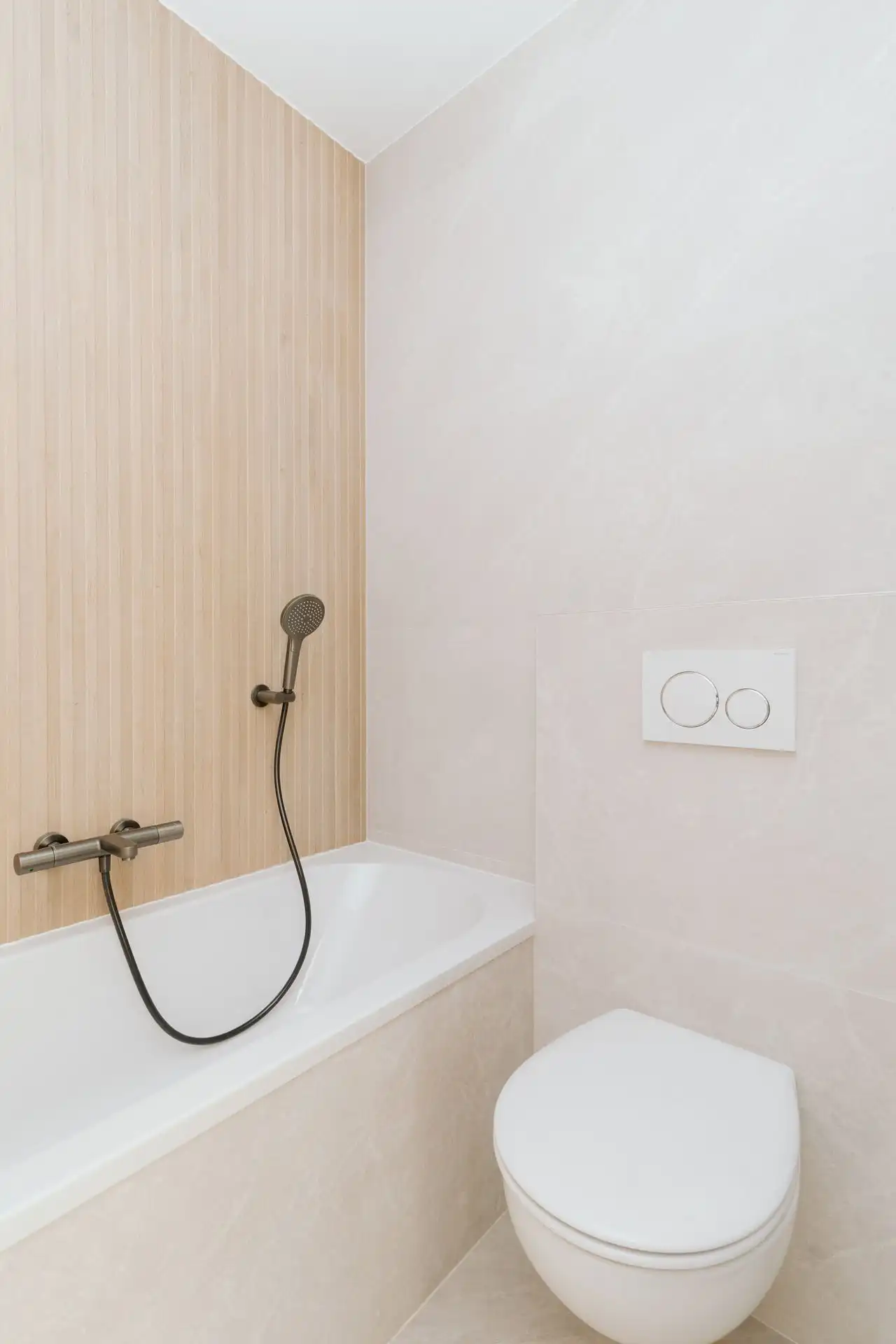 Ruim appartement van 170 m² met zicht op het Stadspark! foto 16