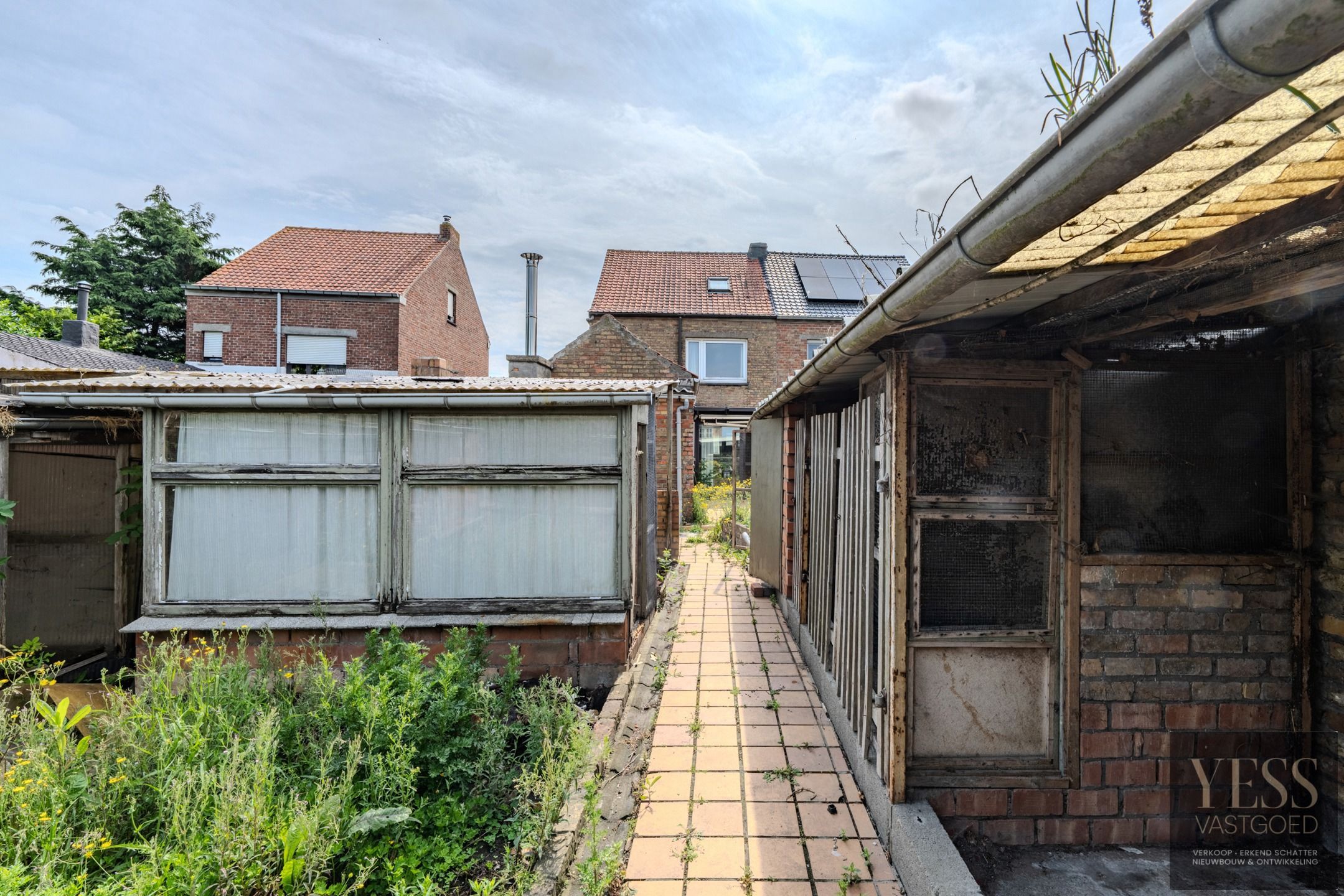 Te renoveren woning met potentieel aan de vaart! foto 15