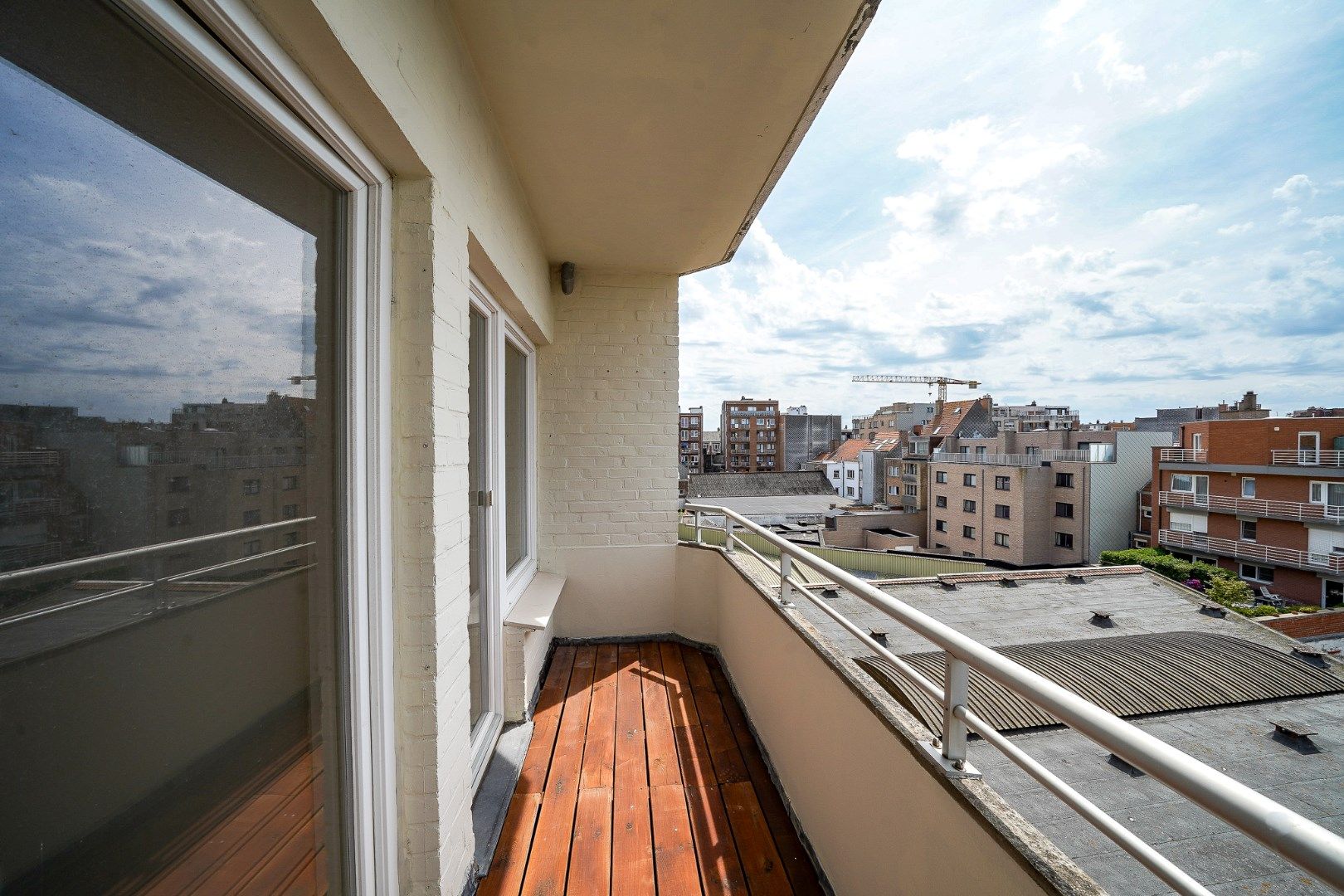 Prachtig vernieuwd 2-slaapkamerappartement centrum Oostende foto 11