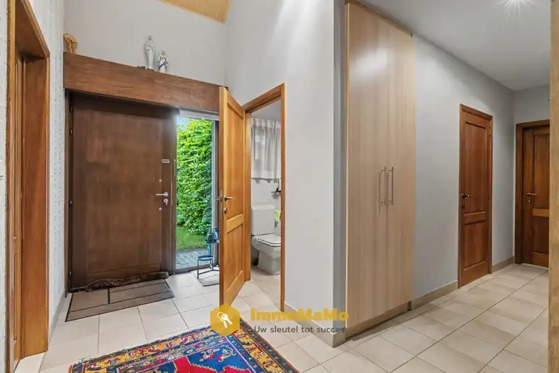 ZEER PRAKTISCHE EN RUIME WONING MET 6 SLAAPKAMERS TE KOOP foto 11