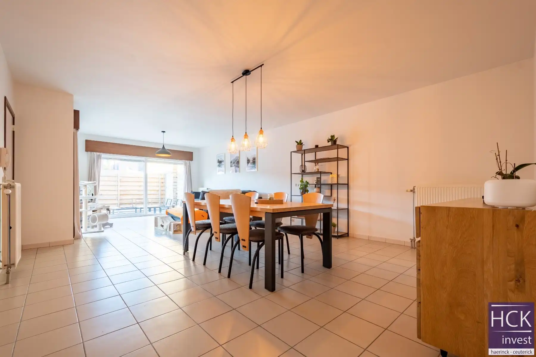 KRUISHOUTEM - Gelijkvloers appartement met 2 SLPK en ruim terras! foto {{pictureIndex}}
